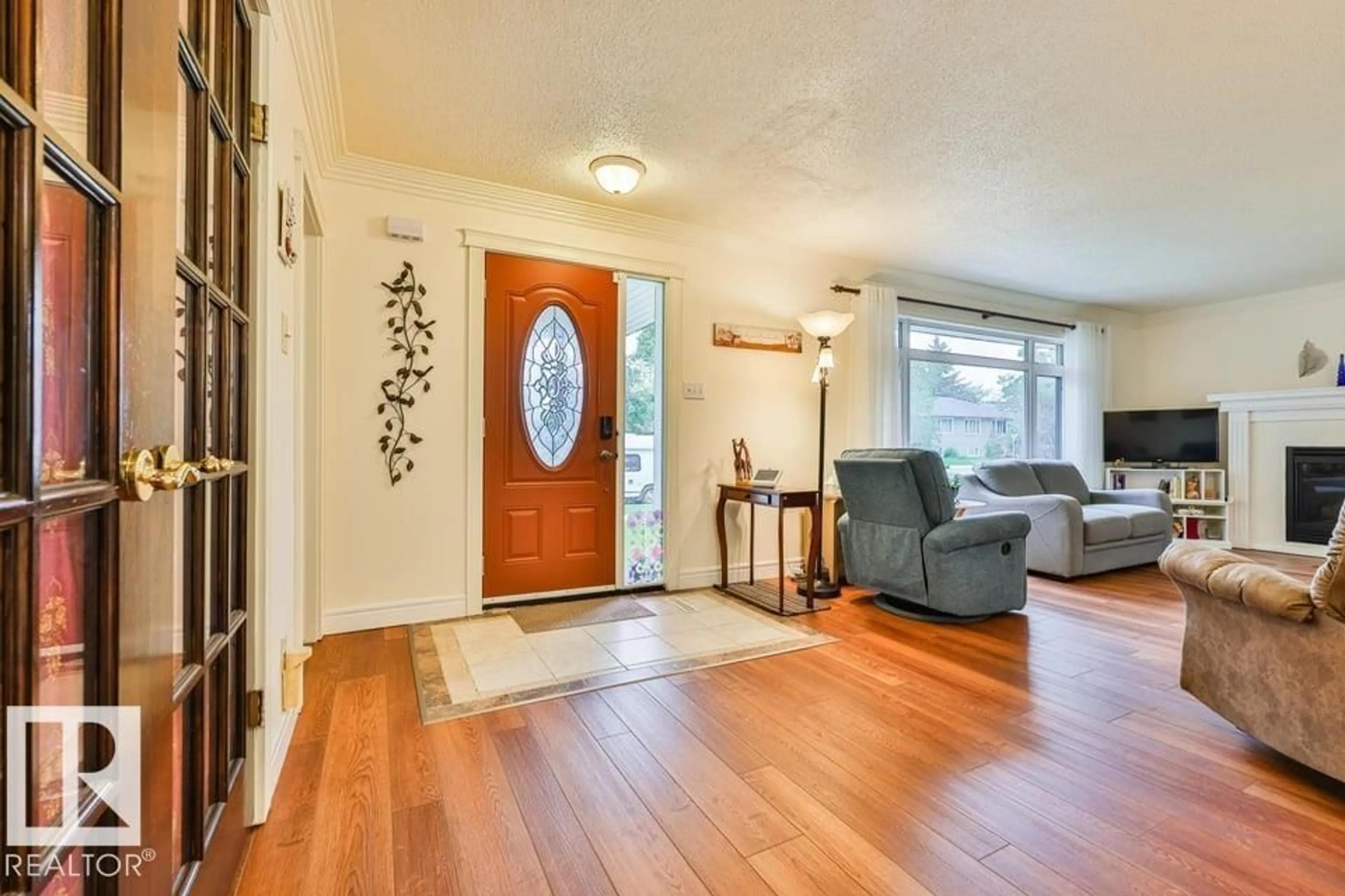 Indoor entryway for 5203 48 AV, Leduc Alberta T9E5E6