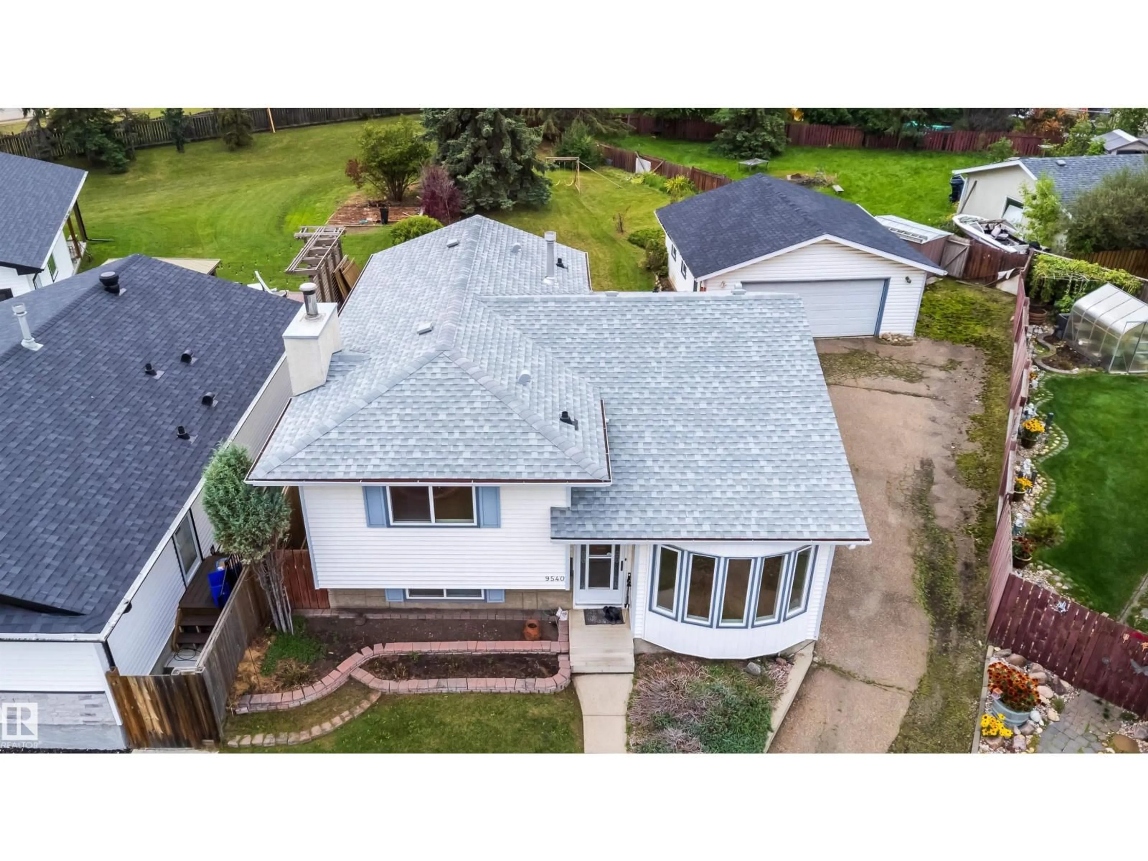 A pic from outside/outdoor area/front of a property/back of a property/a pic from drone, unknown for NW - 9540 178 AV, Edmonton Alberta T5Z2E4