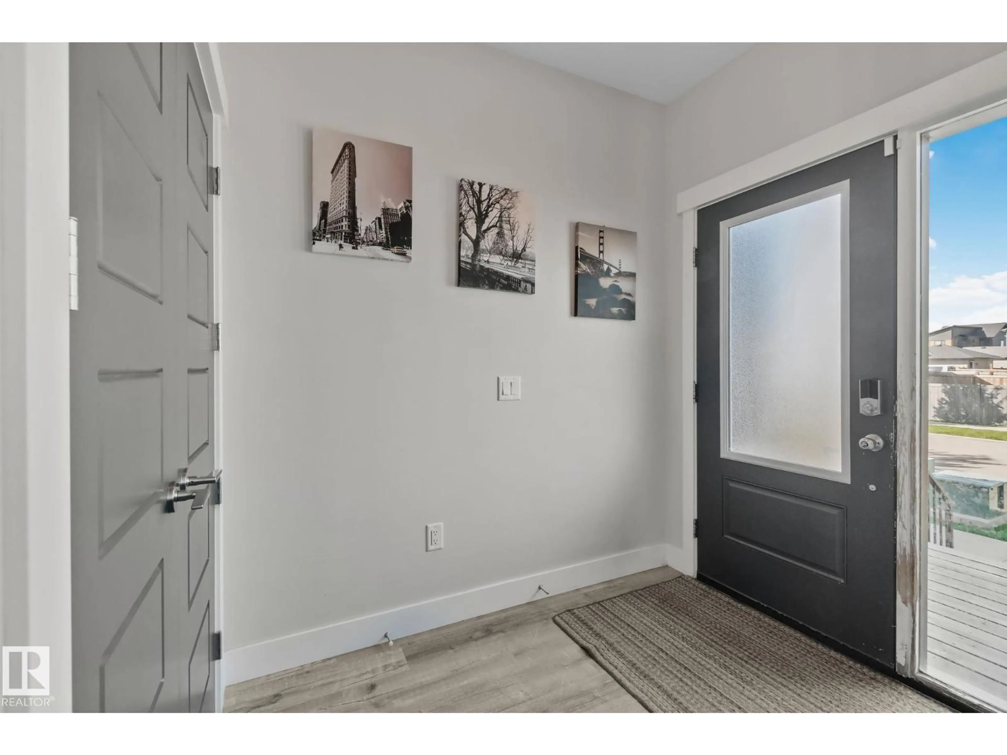 Indoor entryway for 387 WEST HAVEN DR, Leduc Alberta T9E1J3