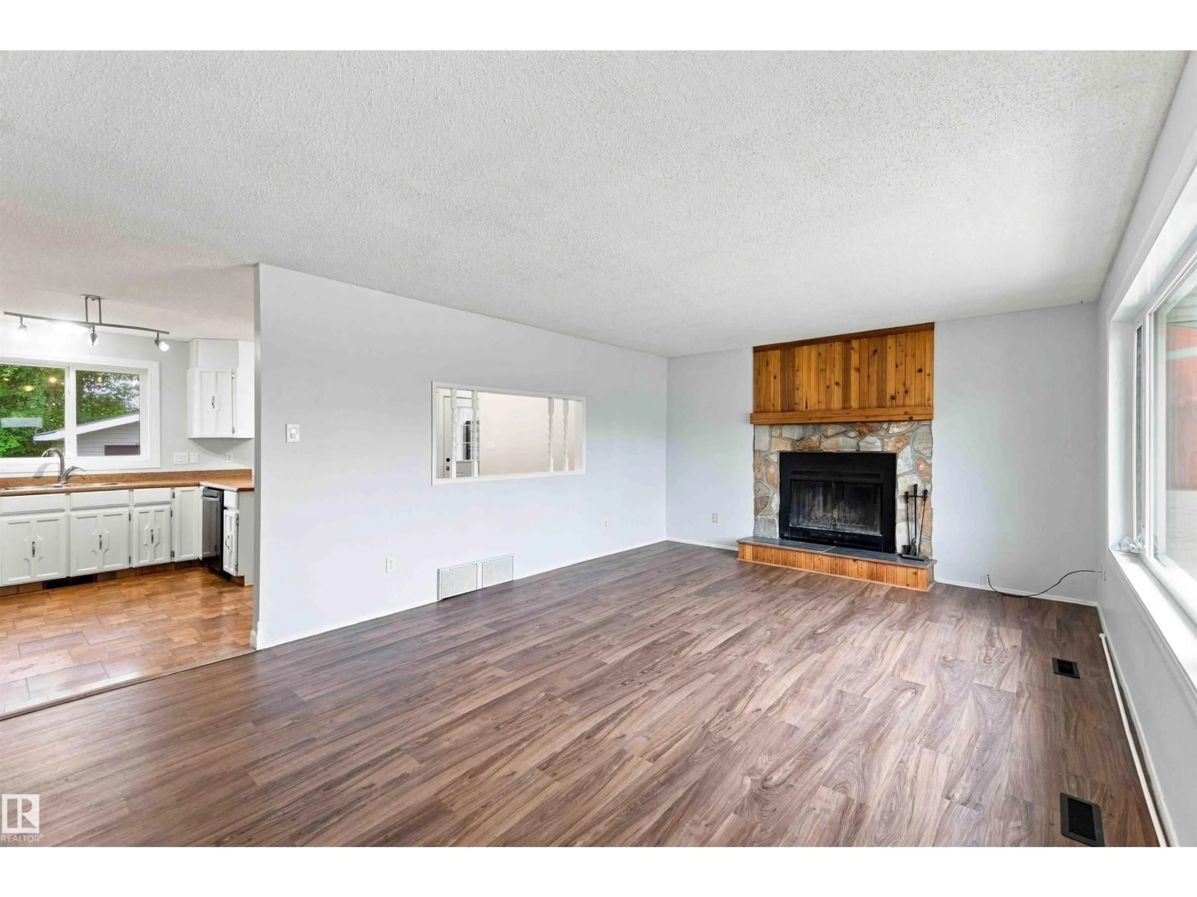 A pic of a room for 5916 53 AV, Redwater Alberta T0A2W0