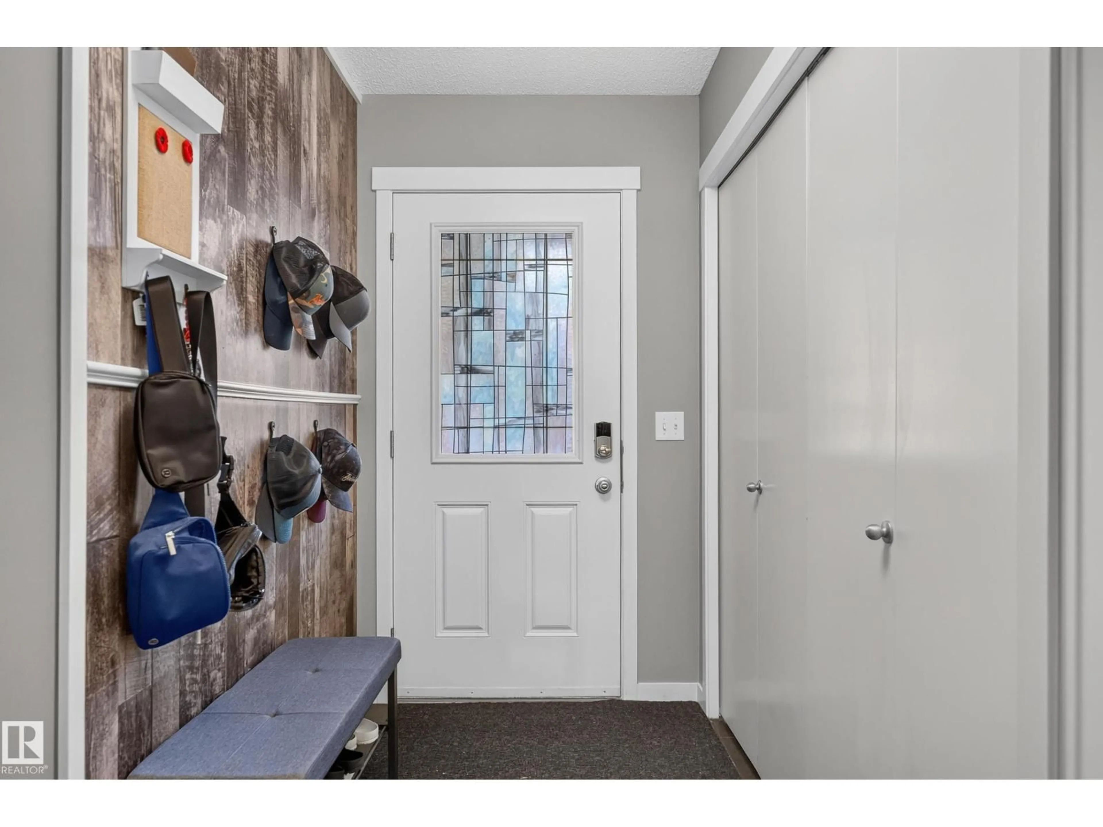 Indoor entryway for 193 SANTANA, Fort Saskatchewan Alberta T8L0T4