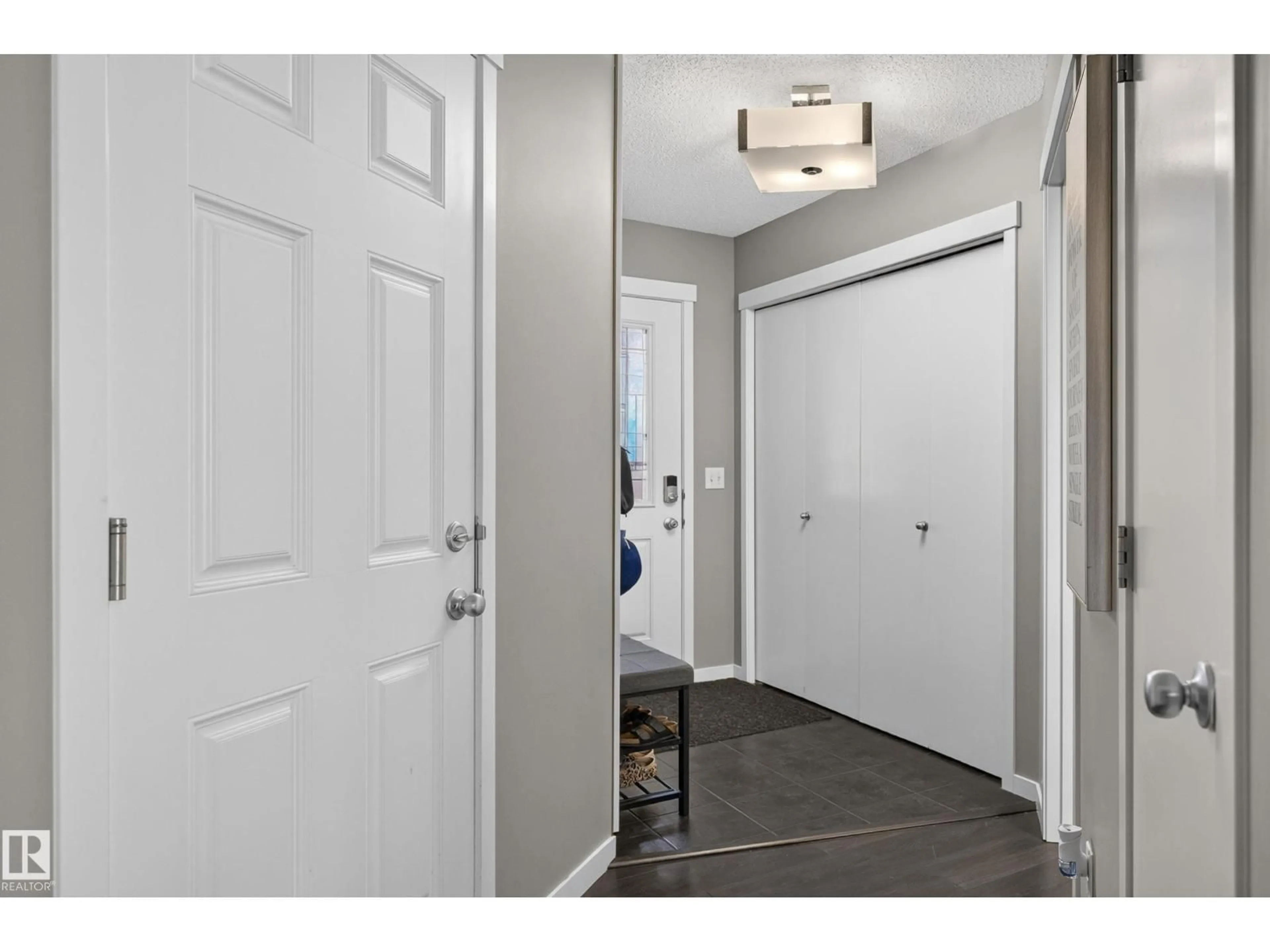 Indoor entryway for 193 SANTANA, Fort Saskatchewan Alberta T8L0T4