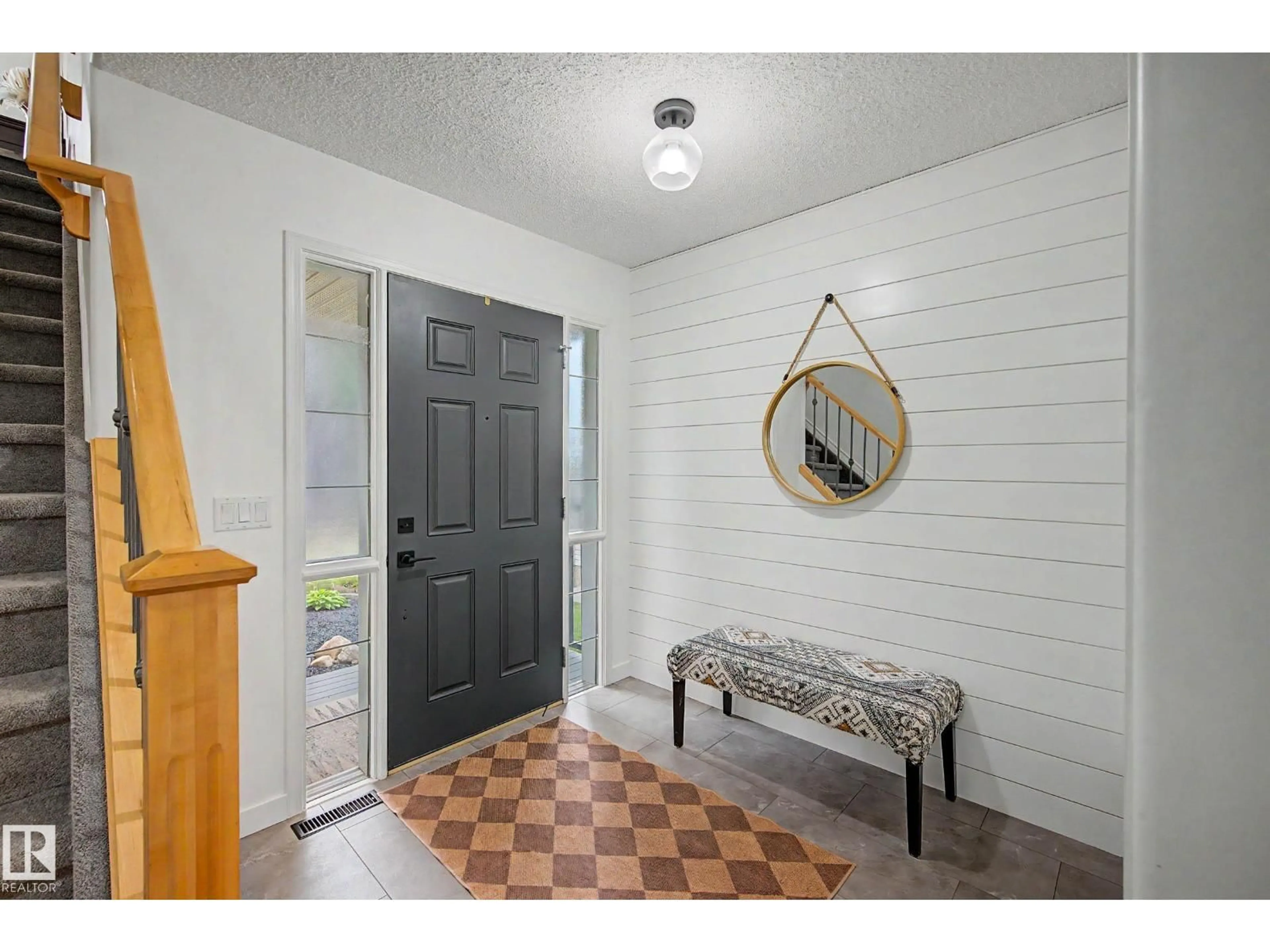 Indoor entryway for 120 CHAMPLAIN, Beaumont Alberta T4X1V9