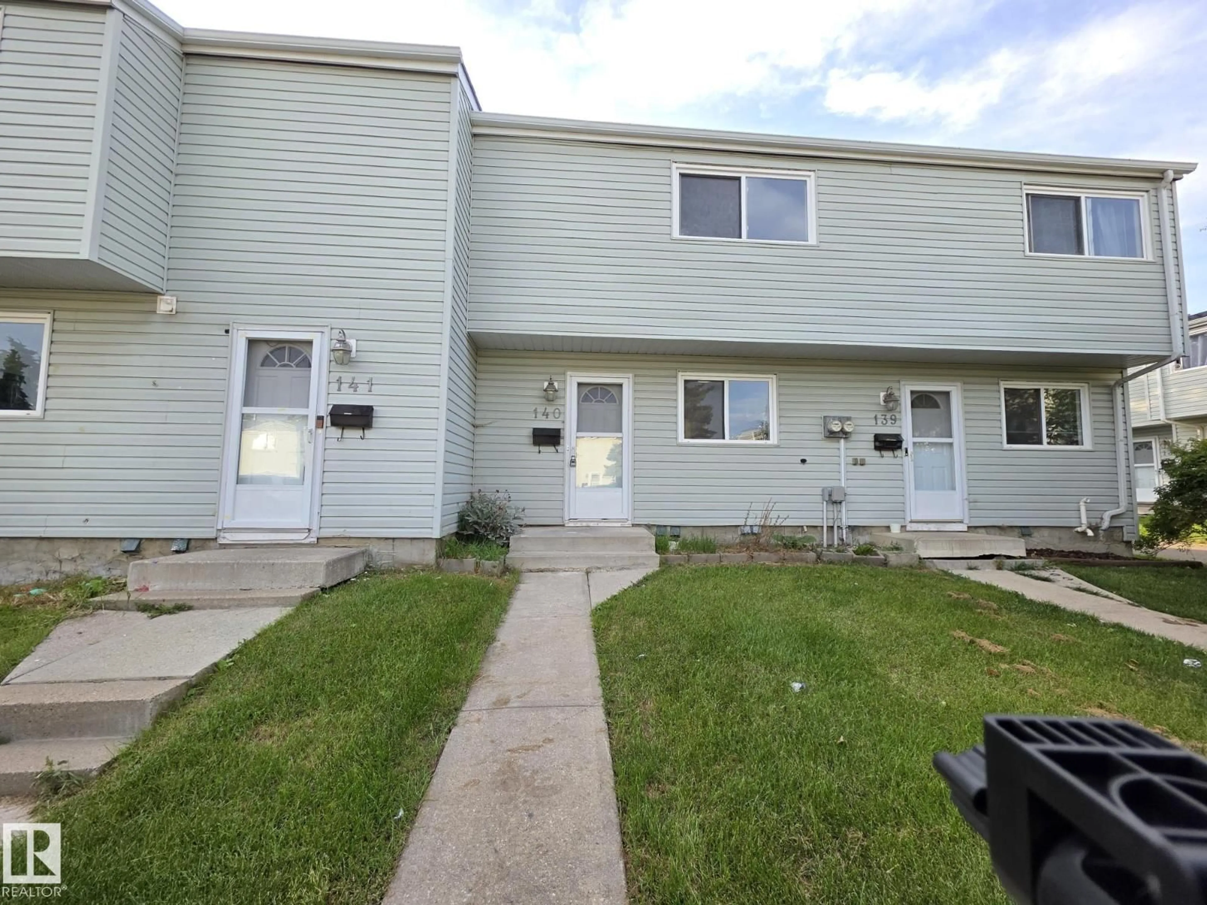 Unknown for NW - 140 DICKINSFIELD CO, Edmonton Alberta T5E5V8