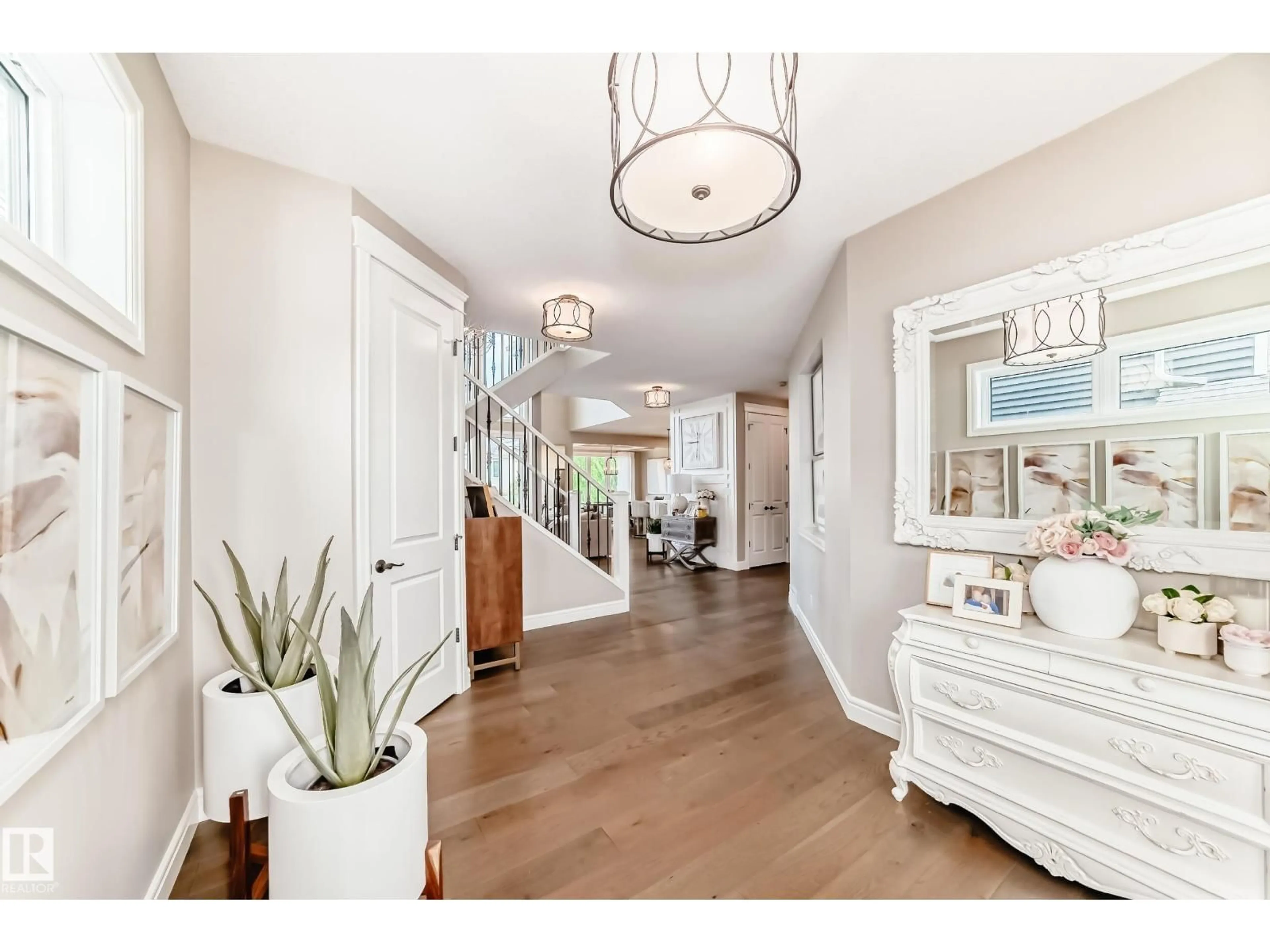 Indoor entryway for SW - 9034 24 AV, Edmonton Alberta T6X2C4