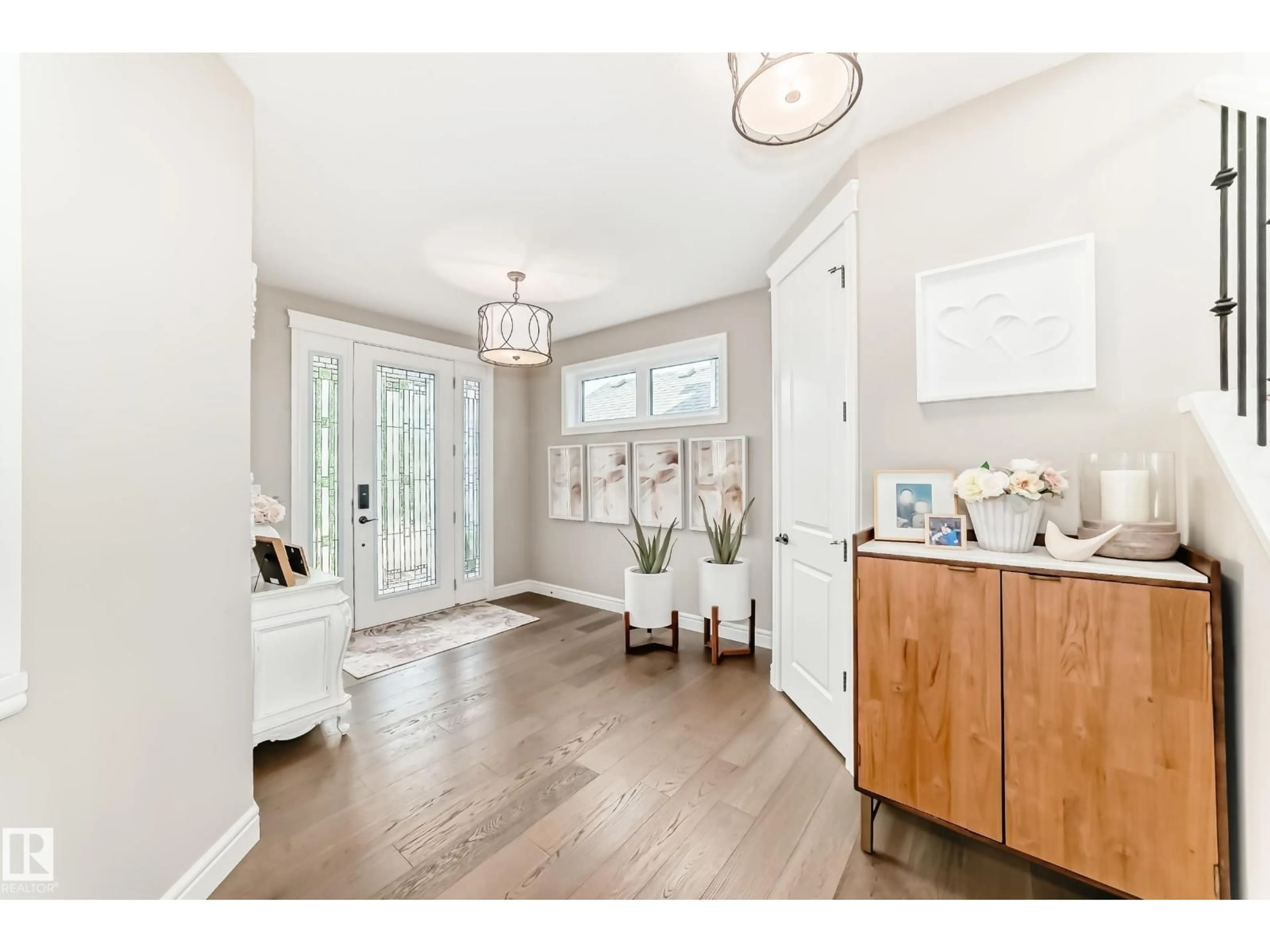 Indoor entryway for SW - 9034 24 AV, Edmonton Alberta T6X2C4