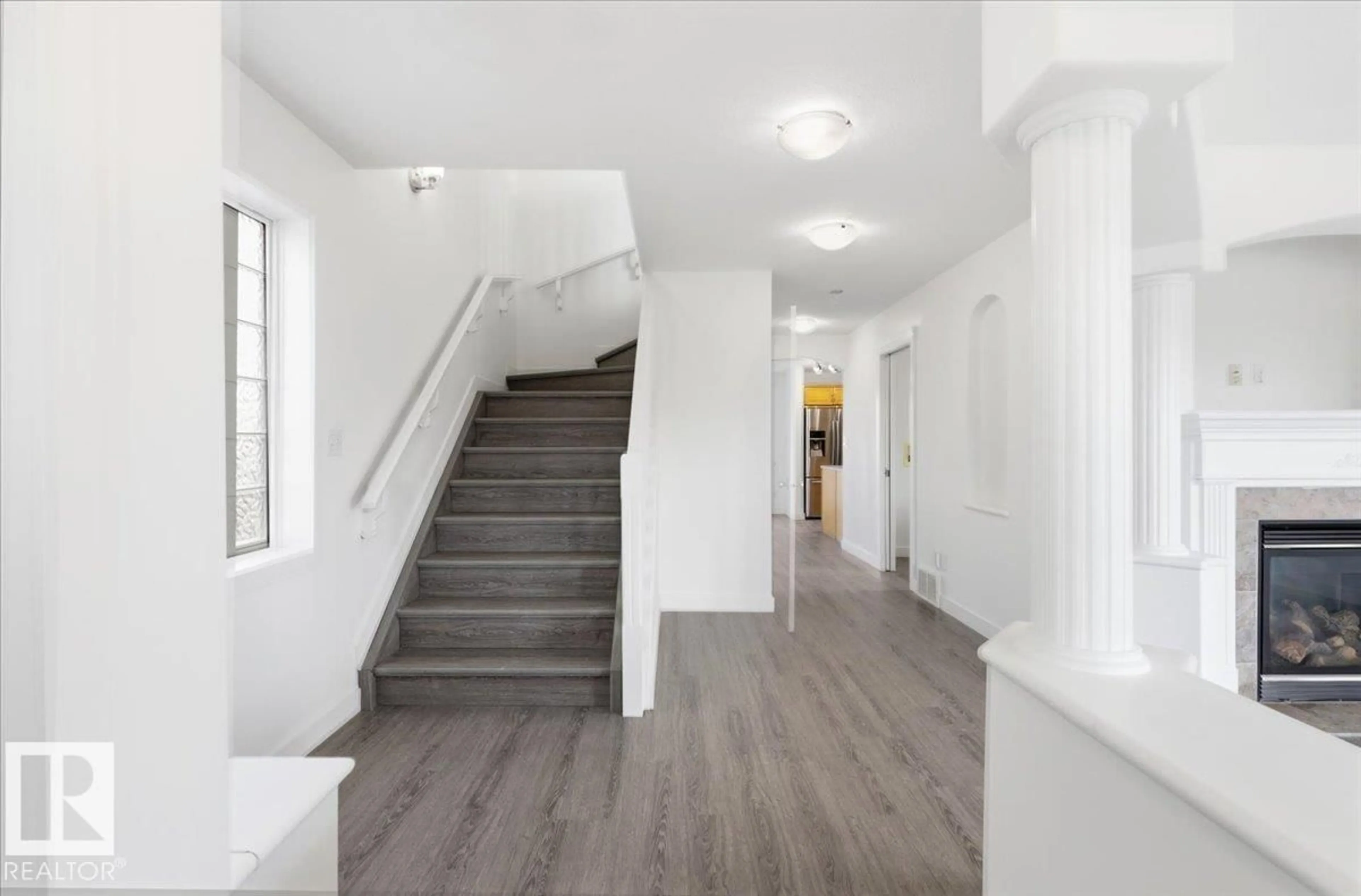 Indoor foyer for 301 AVENA LI, Leduc Alberta T5A0E1