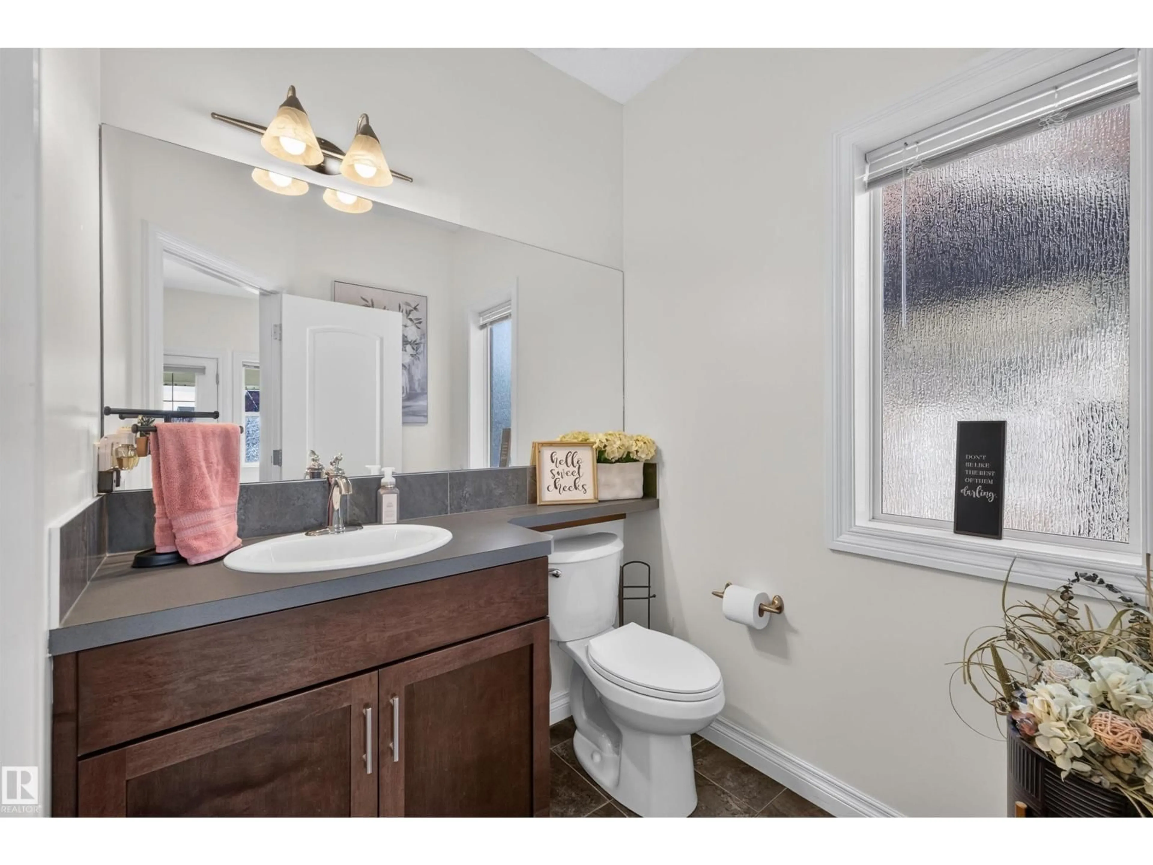 Standard bathroom, ceramic/tile floor for 7716 ELLESMERE LN, Sherwood Park Alberta T8H0P7