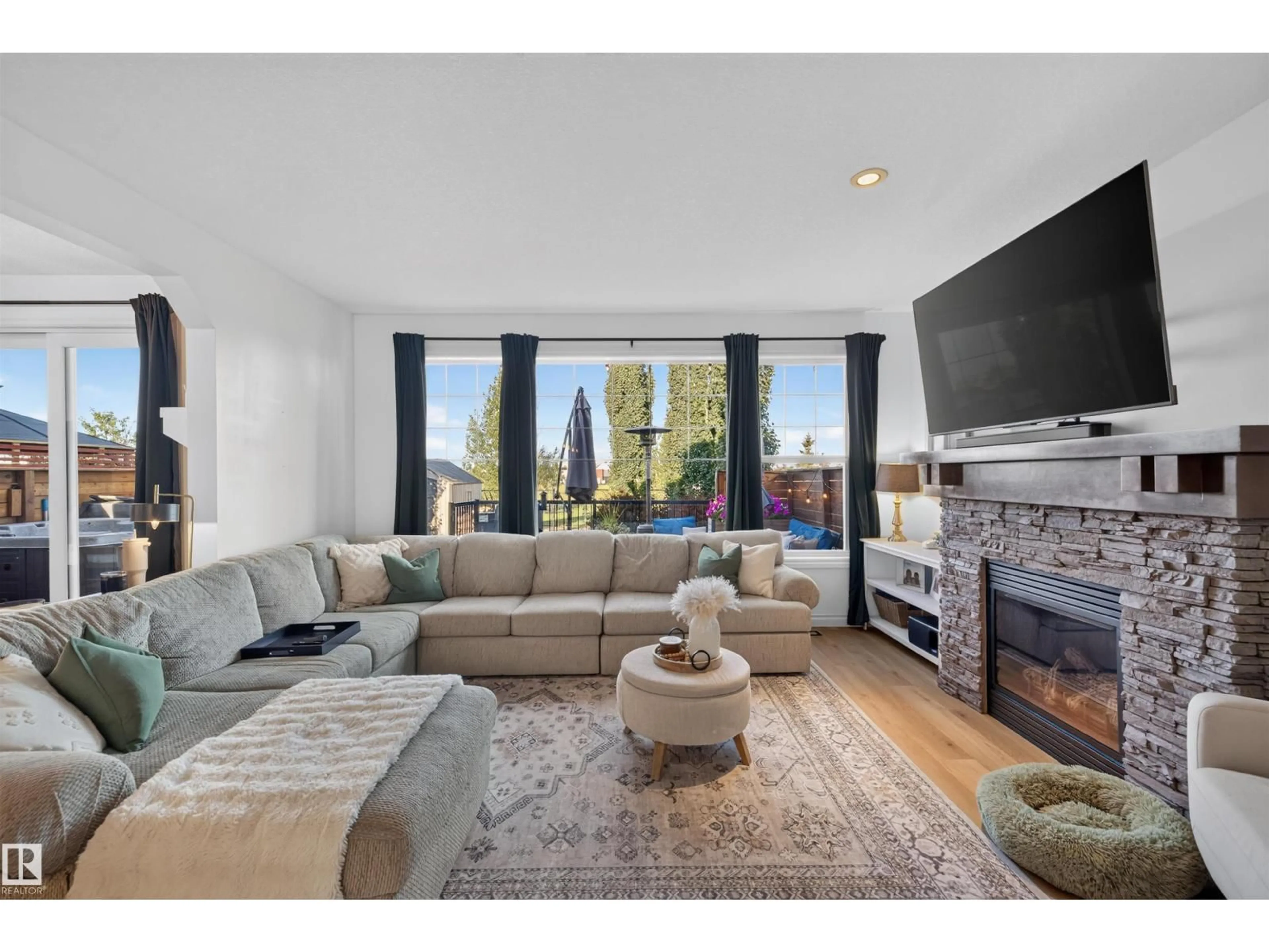 Living room with furniture, unknown for 7716 ELLESMERE LN, Sherwood Park Alberta T8H0P7