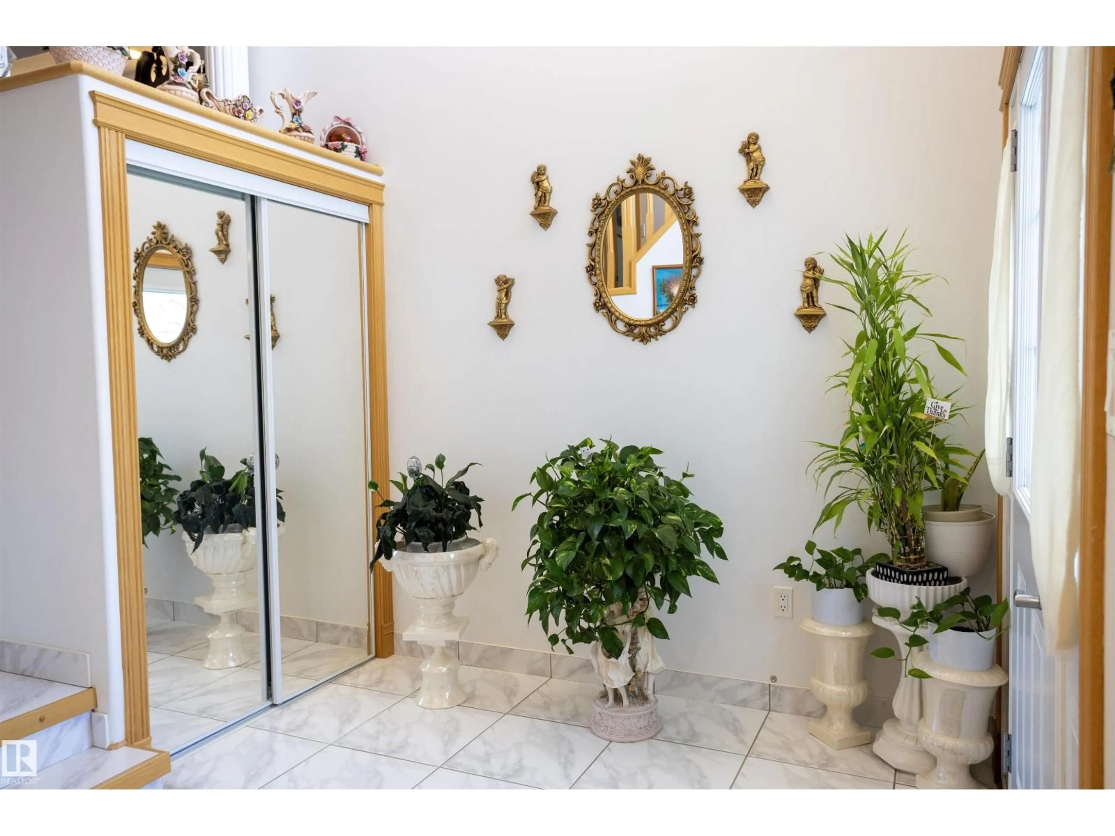 Indoor foyer for 6407 163 AV, Edmonton Alberta T5Y3E3