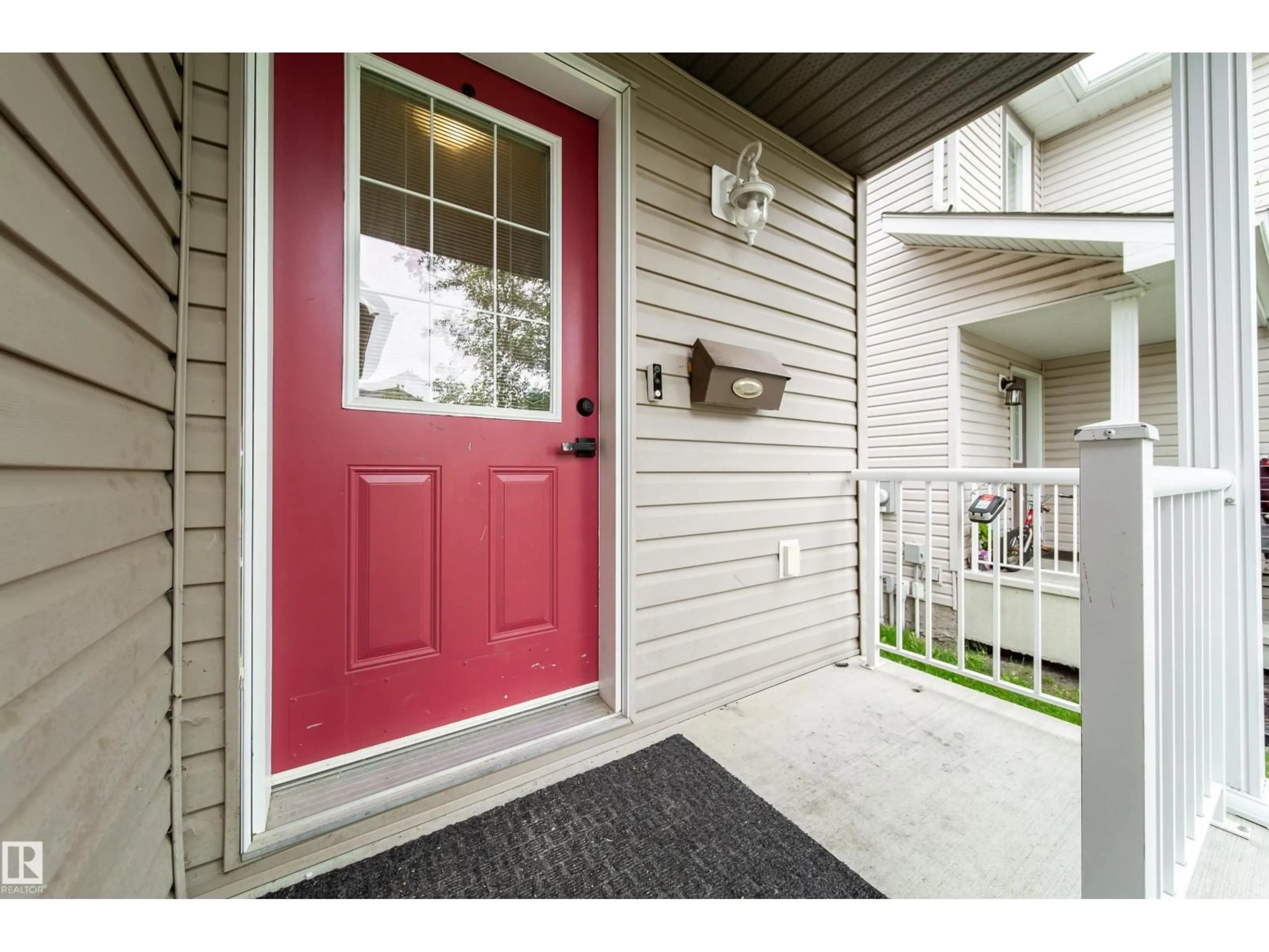 Indoor entryway for 1679 MELROSE PL, Edmonton Alberta T6W1X6