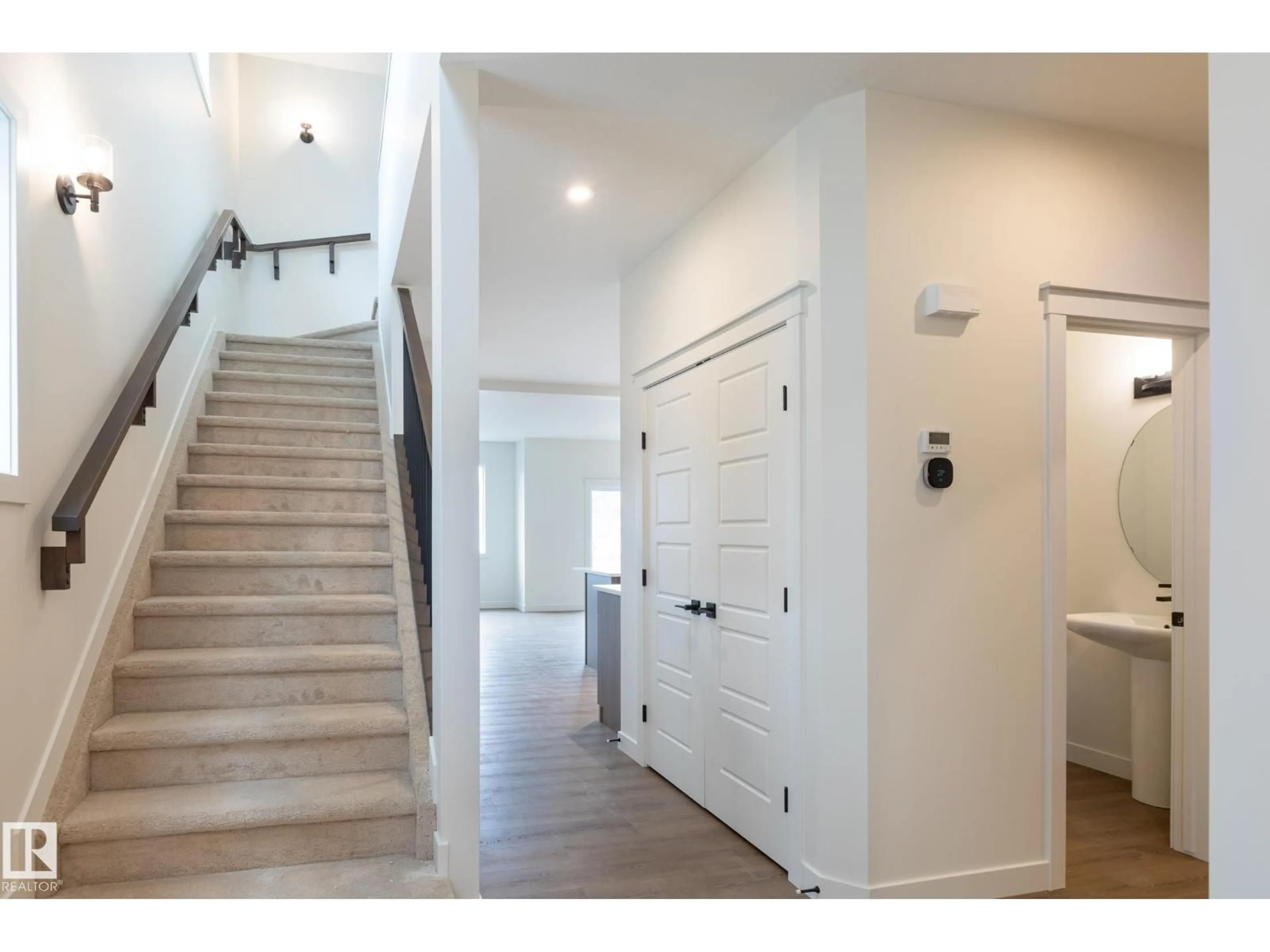 Indoor entryway for 6279 180 AV, Edmonton Alberta T5Y4L8