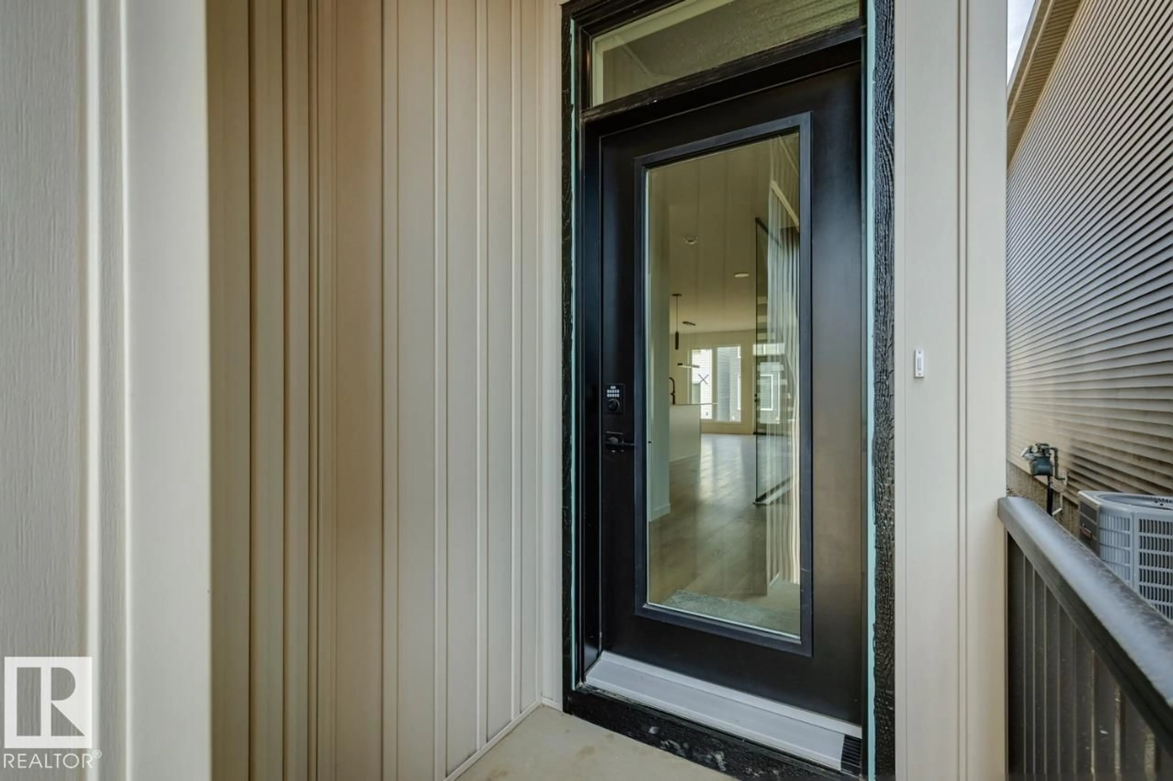Indoor foyer for 431 31 ST, Edmonton Alberta T6X3C7