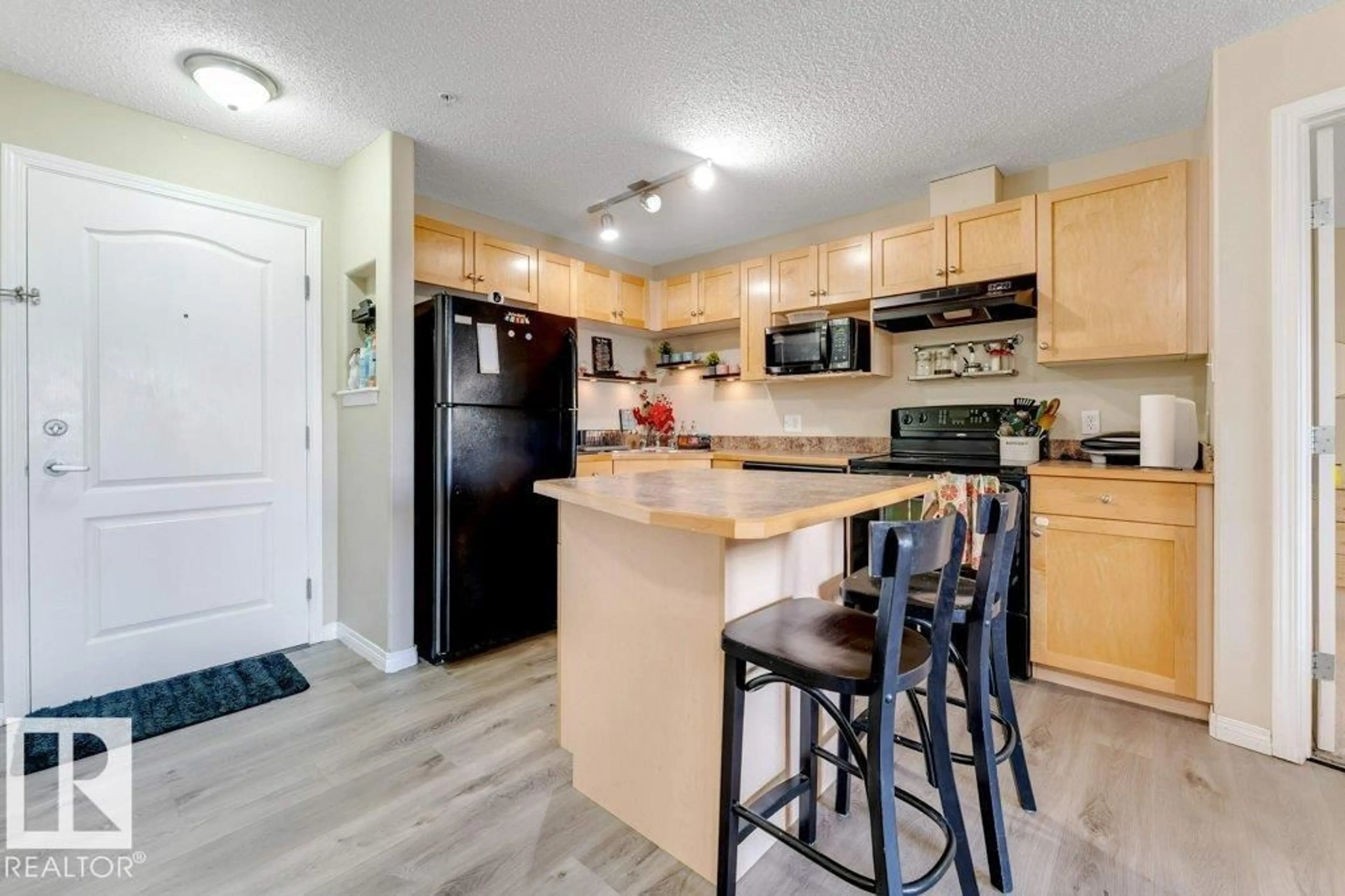 Standard kitchen, unknown for 233 - 3425 19 ST, Edmonton Alberta T5T2B5
