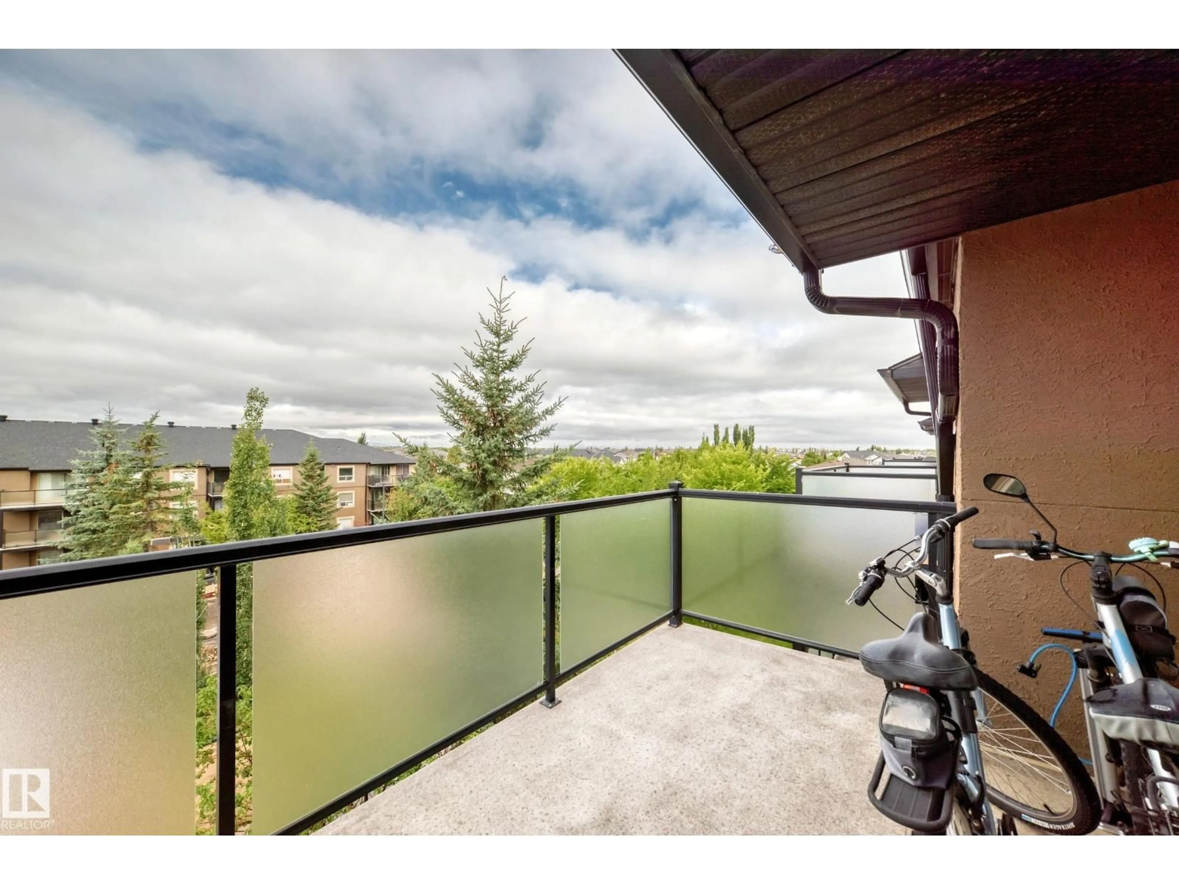 Patio, water/lake/river/ocean view for NW - 418 136 ST, Edmonton Alberta T6V1Y5