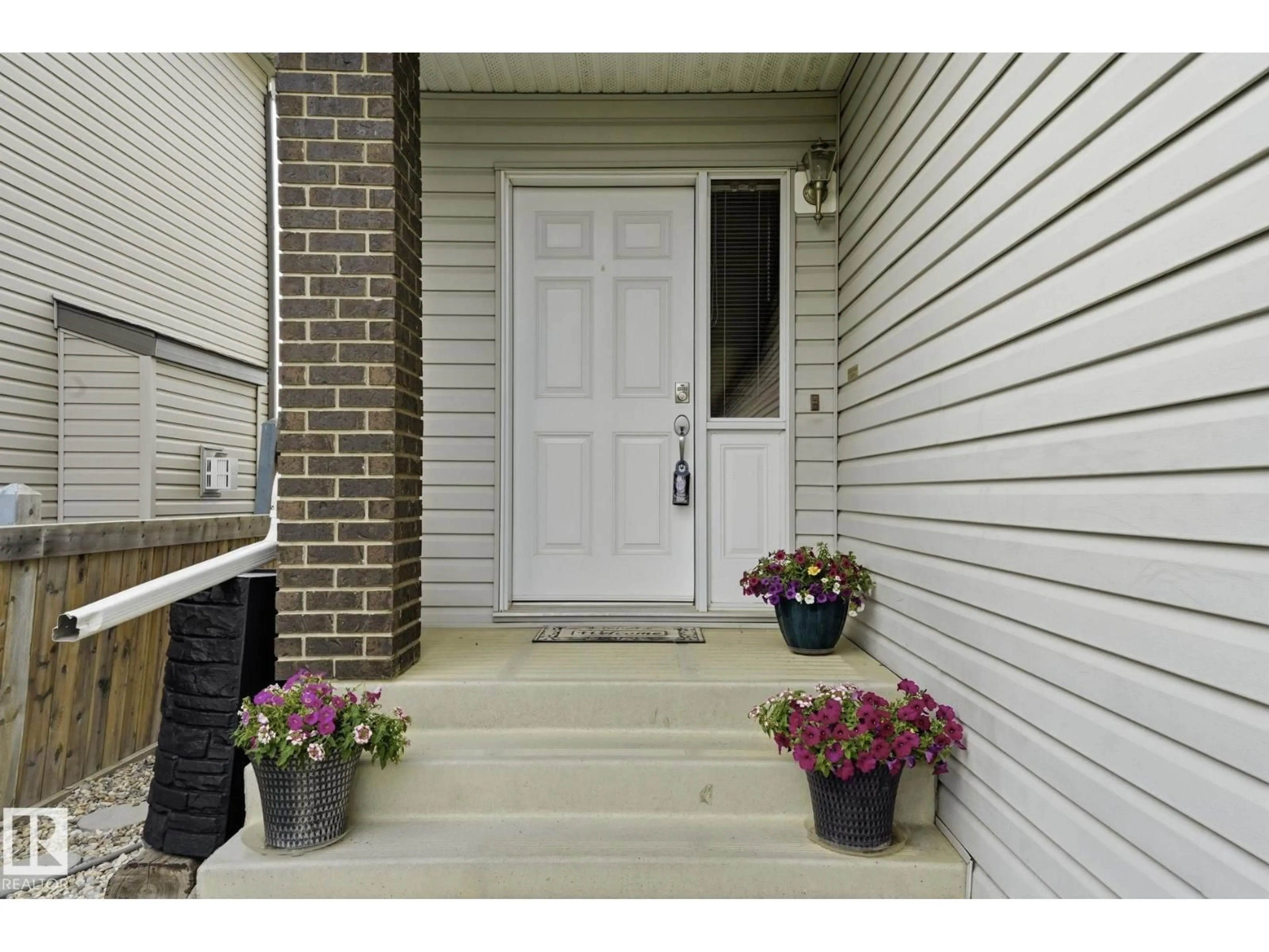 Indoor entryway for NW - 5420 162B AV, Edmonton Alberta T5Y6K5