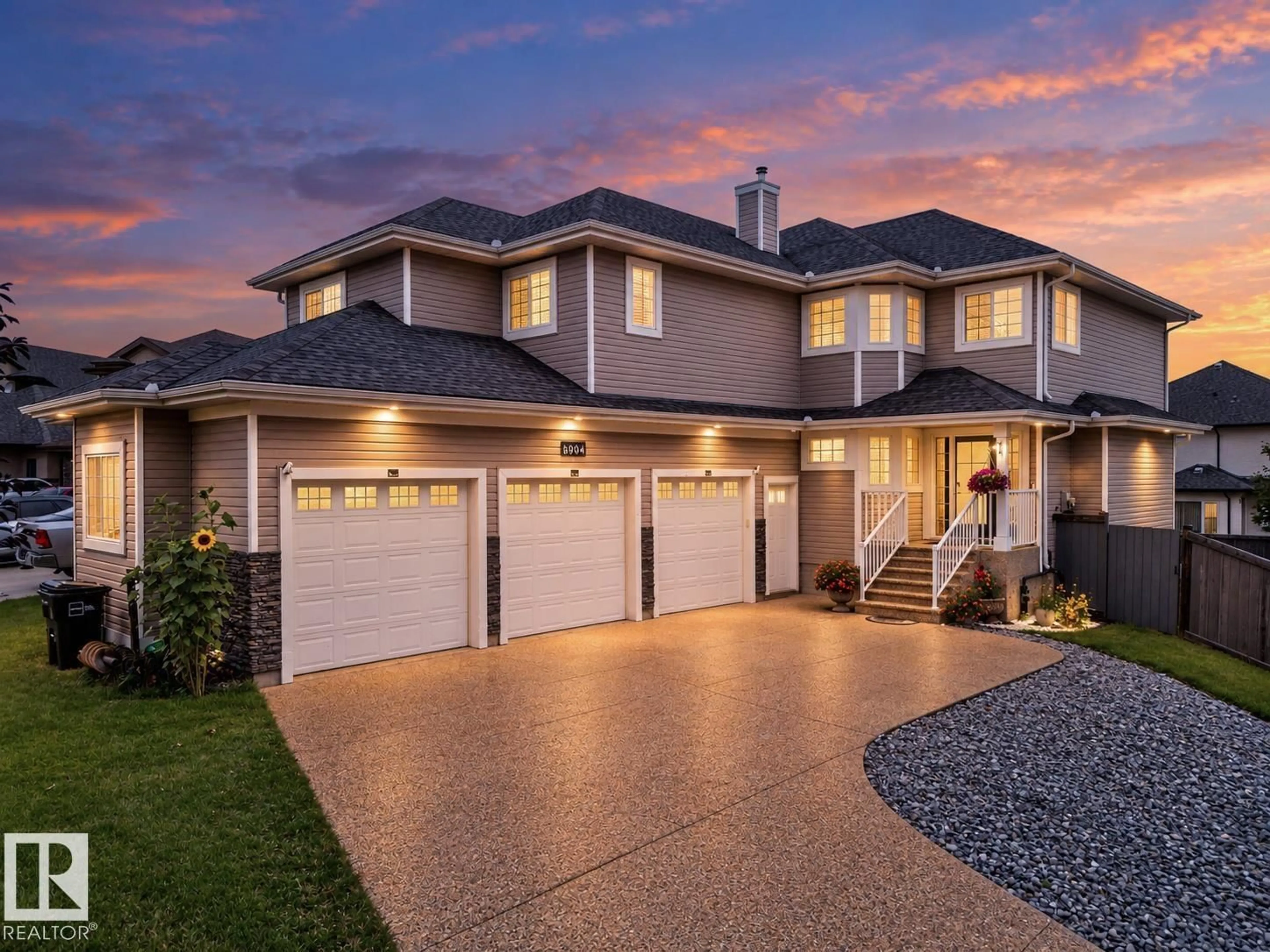 Home with vinyl exterior material, street for SW - 6904 18 AV, Edmonton Alberta T6X0C9
