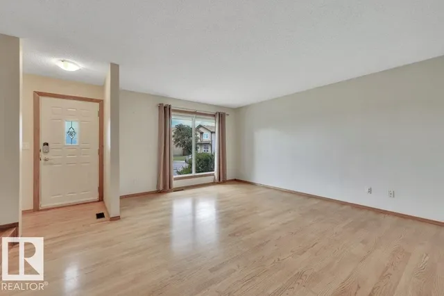 NW - 17927 92A ST, Edmonton 5