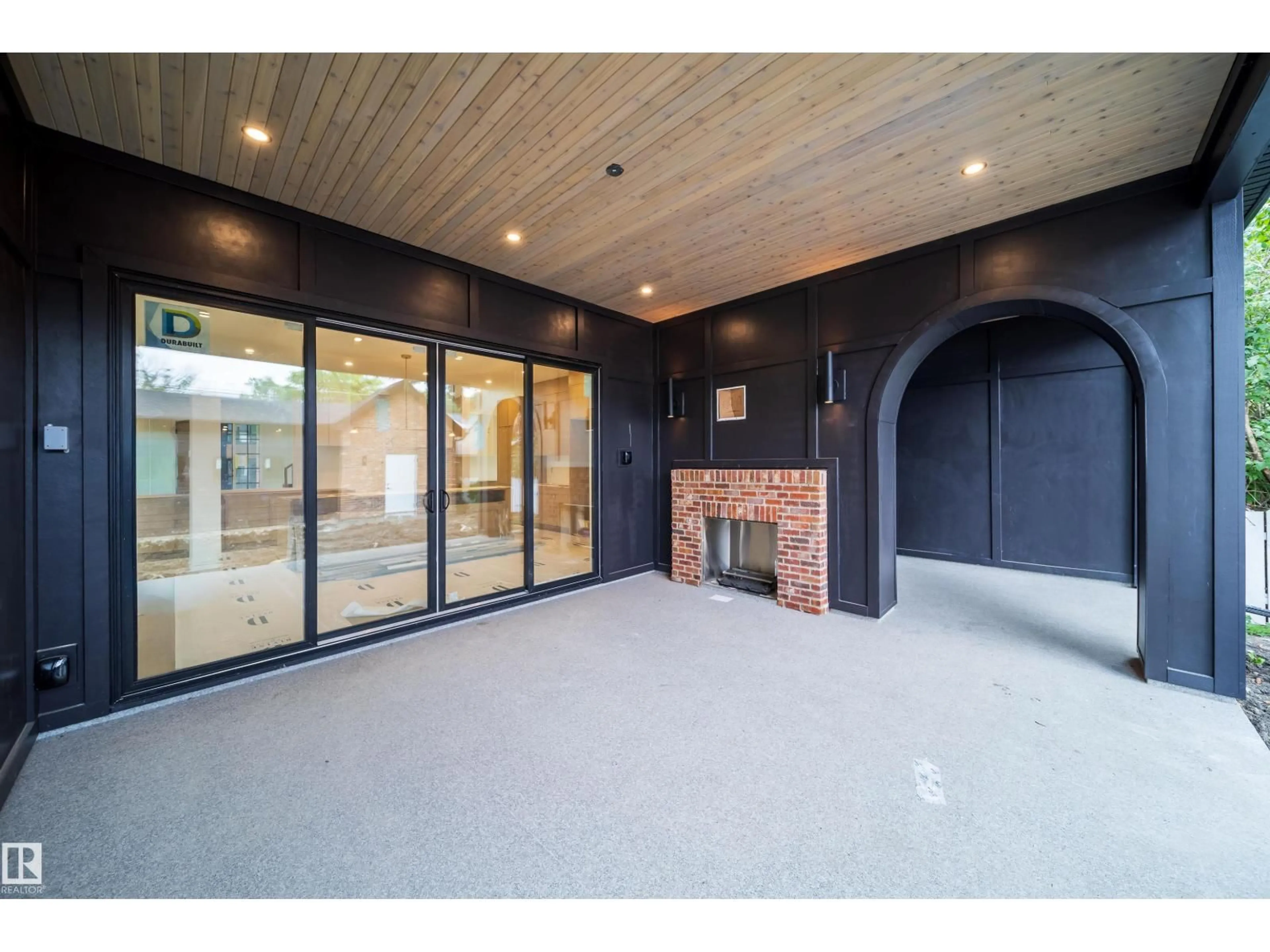 Indoor foyer for NW - 10414 134 ST, Edmonton Alberta T5N2B2
