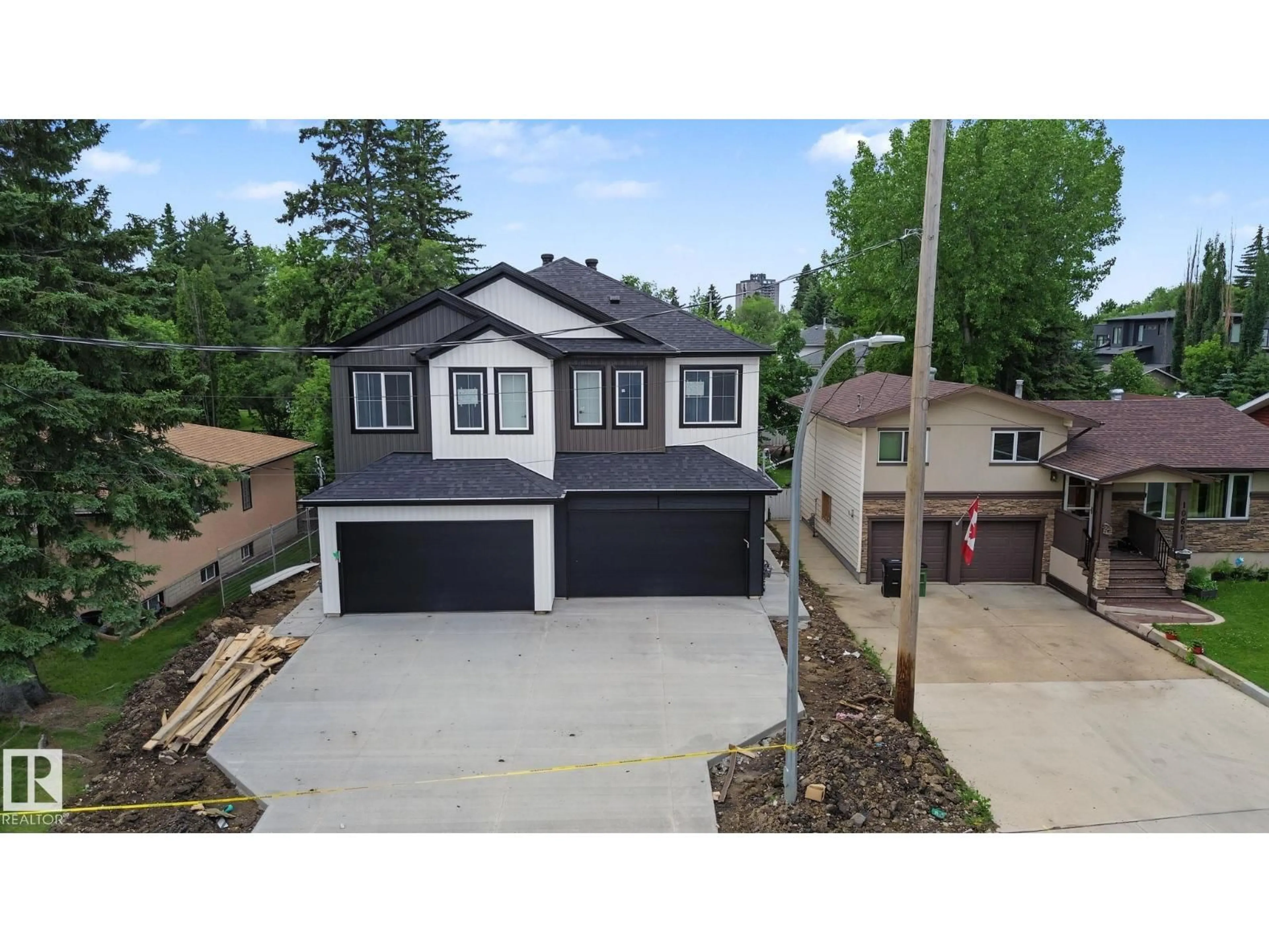 A pic from outside/outdoor area/front of a property/back of a property/a pic from drone, street for 10619 60A AV, Edmonton Alberta T6H1K5