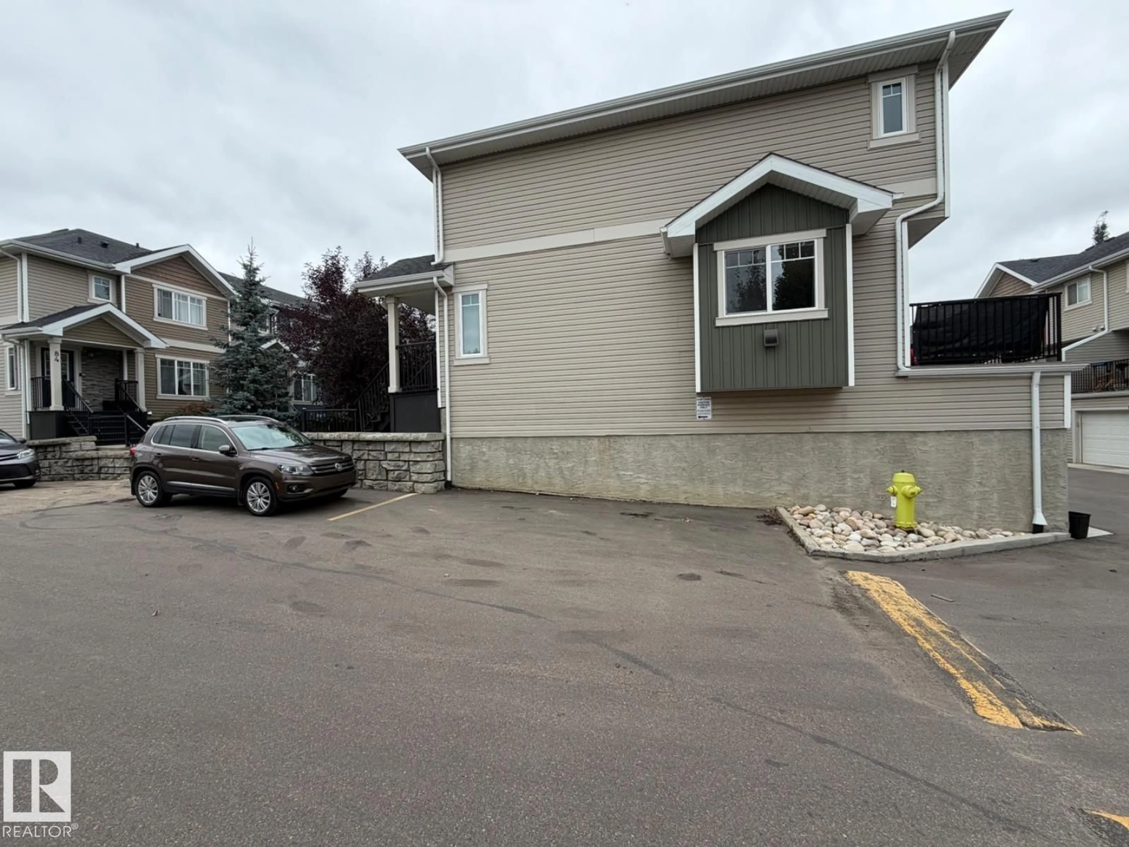 Parking for 85 9535 217 ST NW, Edmonton Alberta T5T4P5