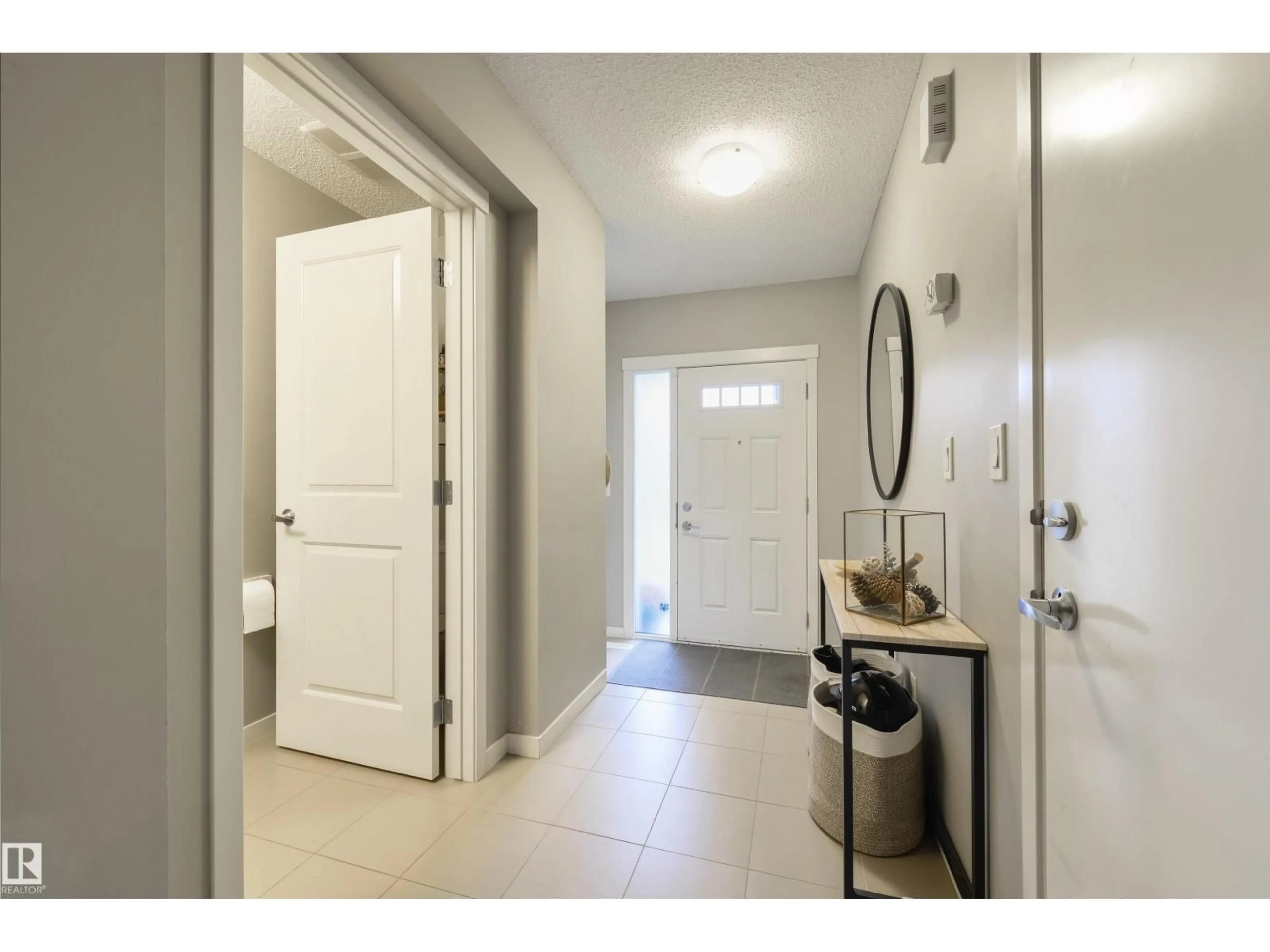 Indoor entryway for 5228 20 AV, Edmonton Alberta T6X1V6