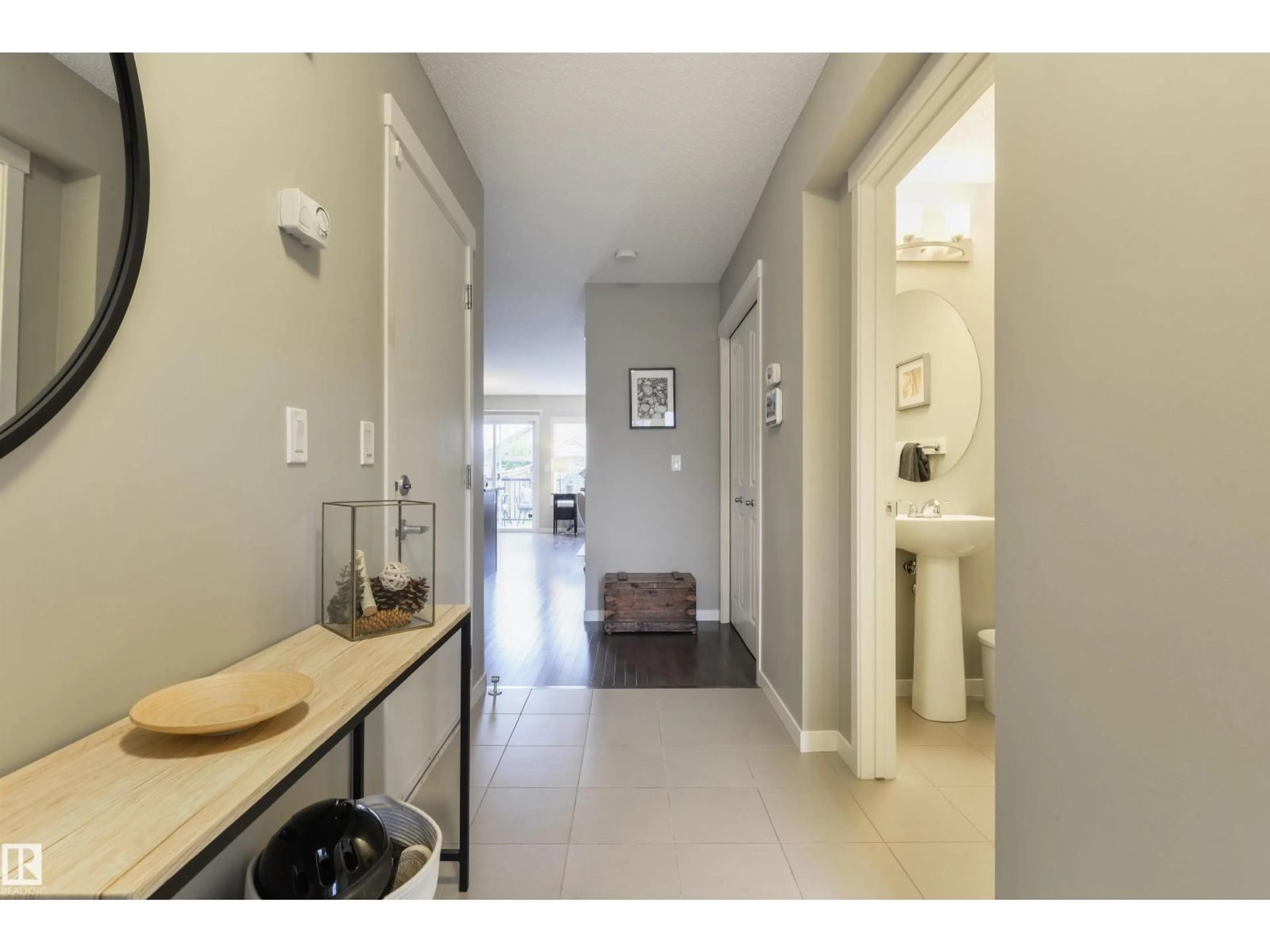 Indoor entryway for 5228 20 AV, Edmonton Alberta T6X1V6
