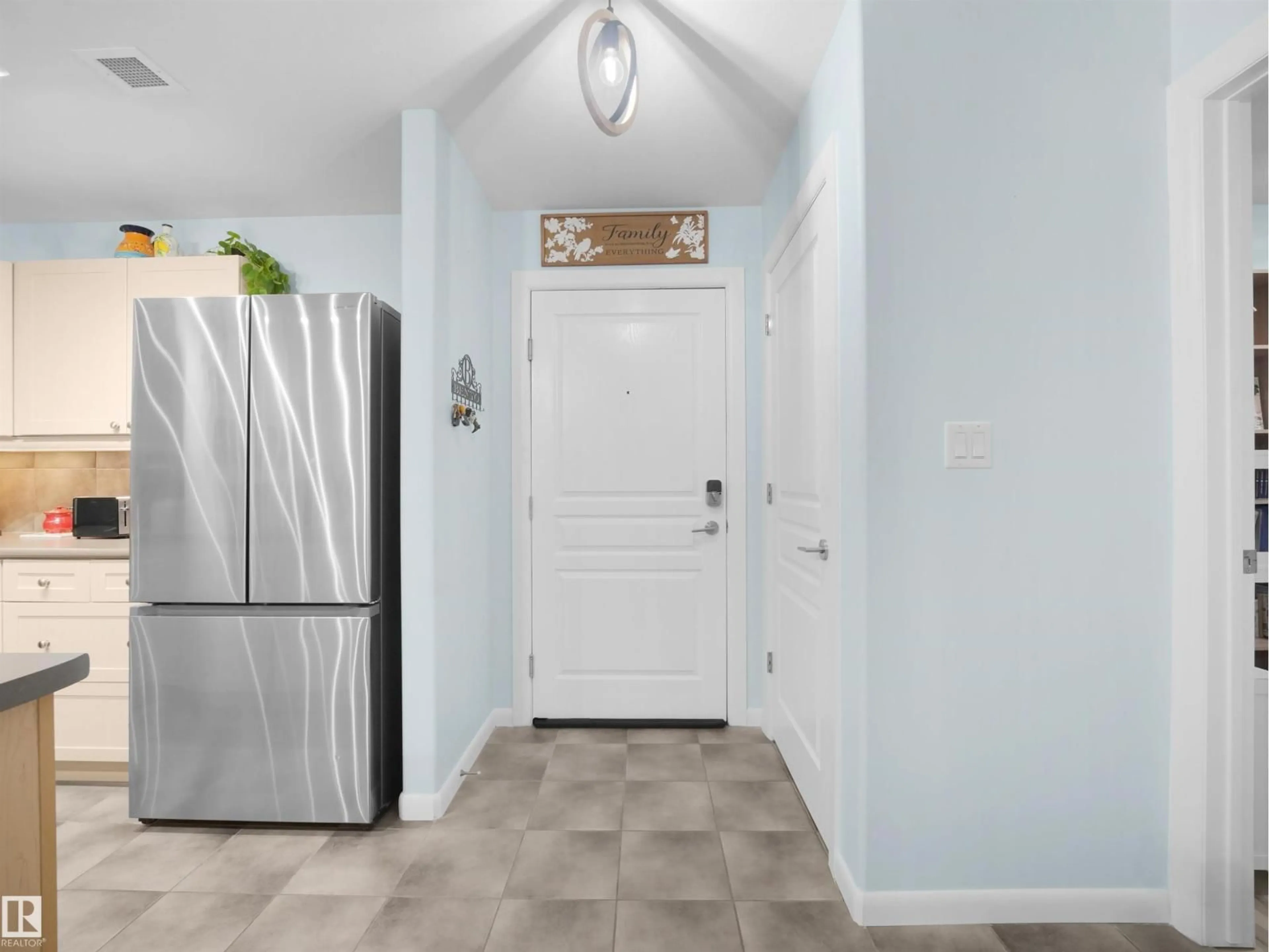 Indoor entryway for 400 - 132 PALISADES WY, Sherwood Park Alberta T8H0H4
