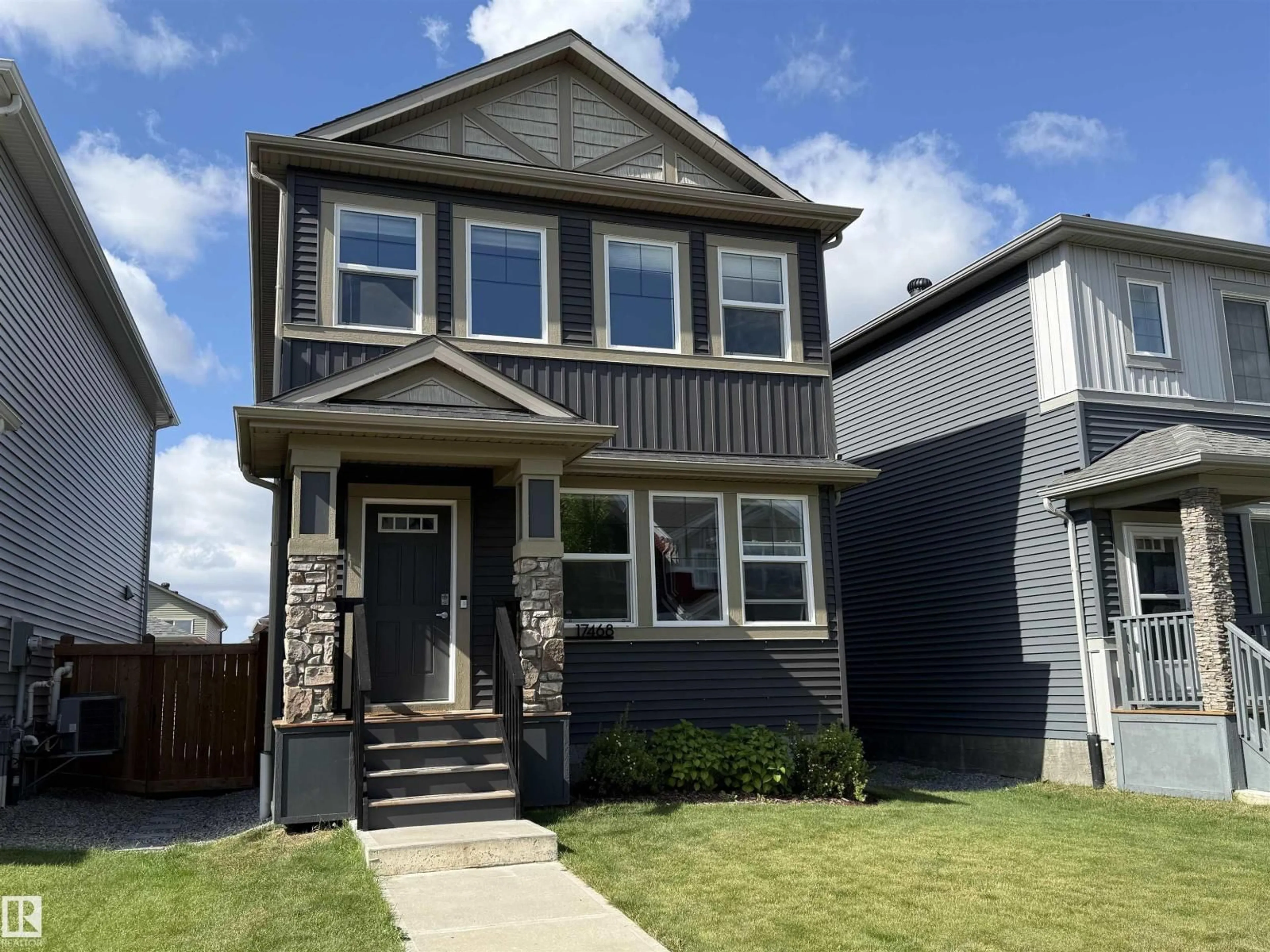 Home with vinyl exterior material, street for NW - 17468 77 ST, Edmonton Alberta T5Z0R4