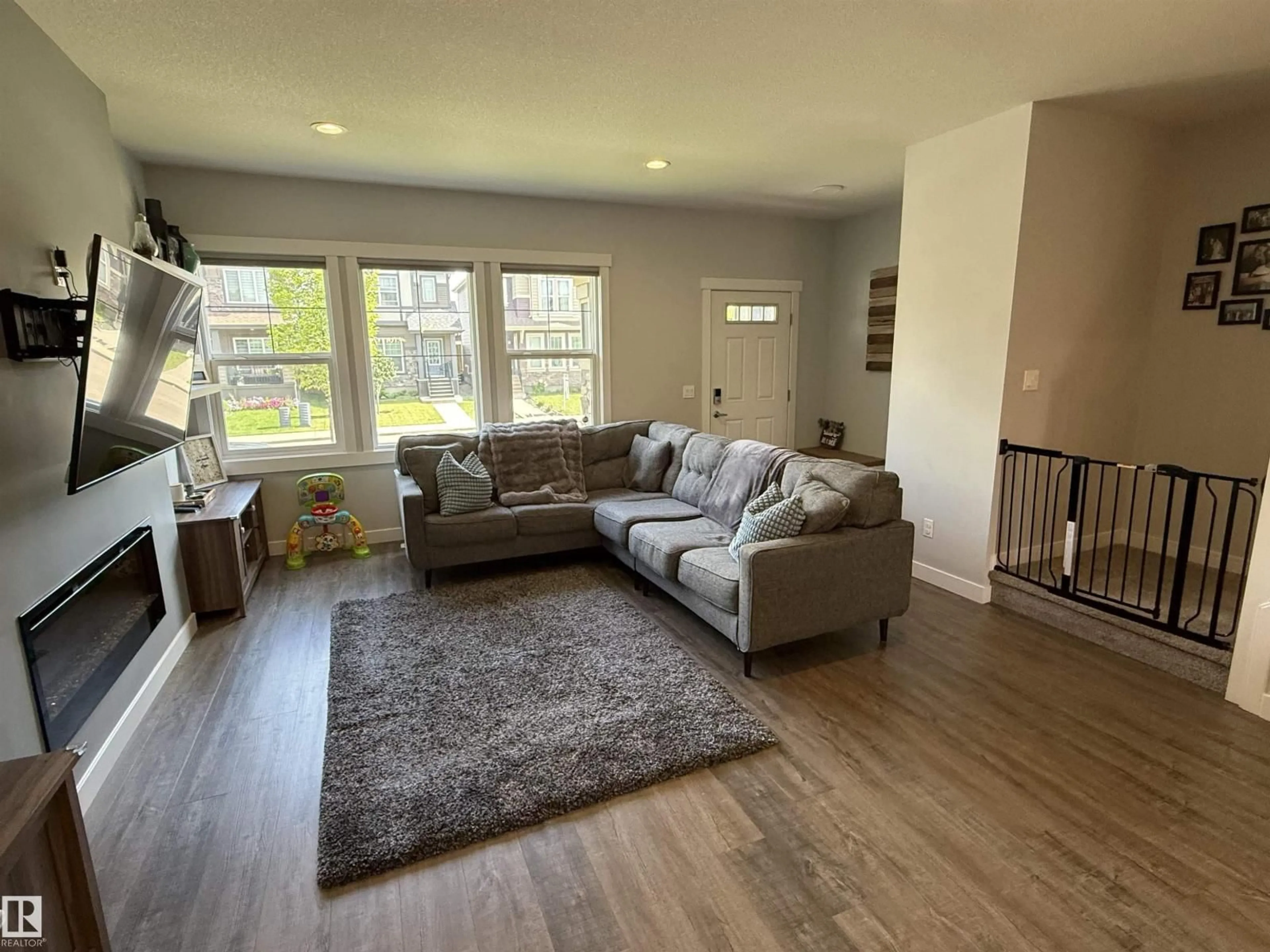 Living room with furniture, unknown for NW - 17468 77 ST, Edmonton Alberta T5Z0R4