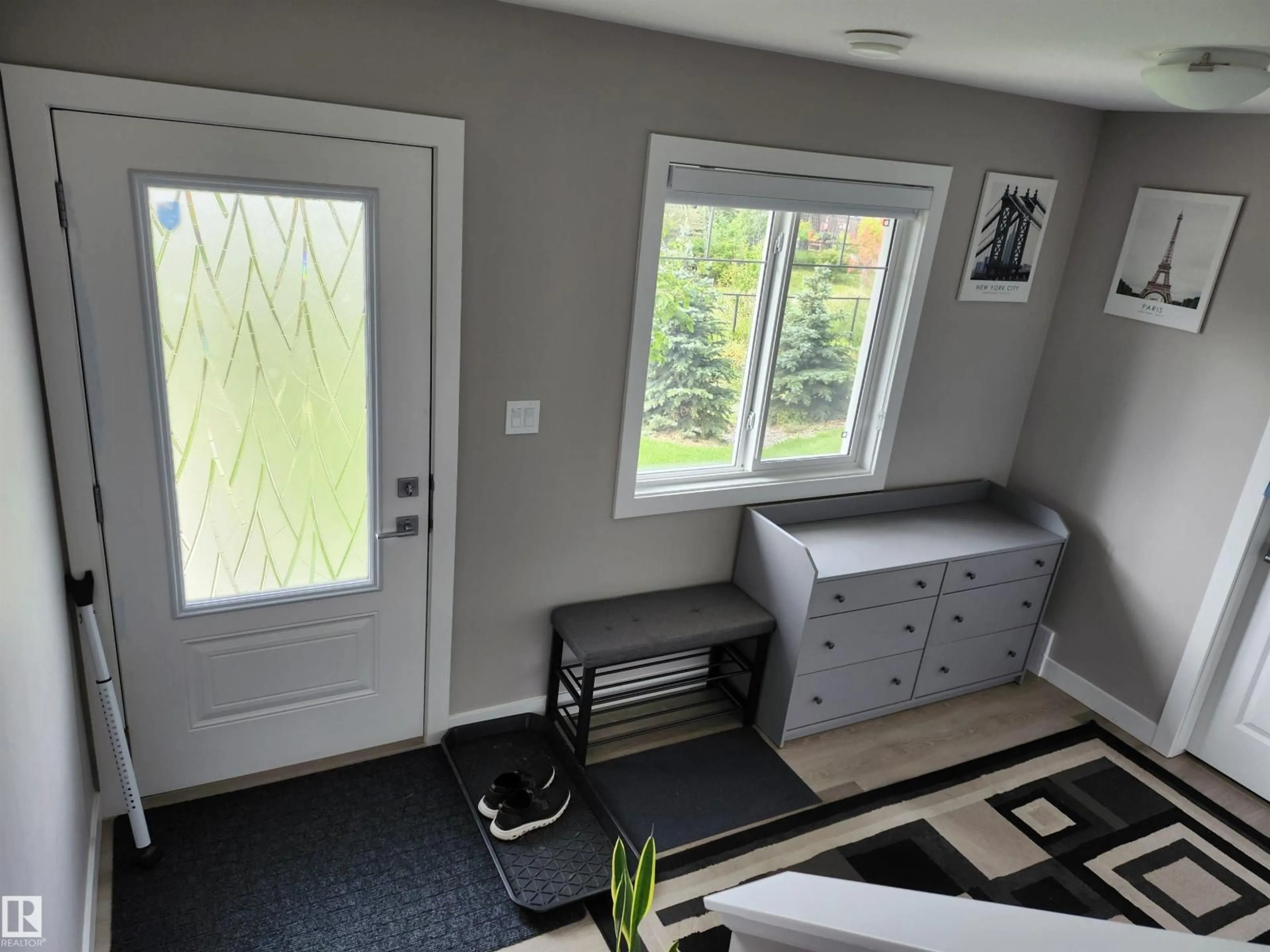 Indoor entryway for 12 13139 205 ST NW, Edmonton Alberta T5S0N1