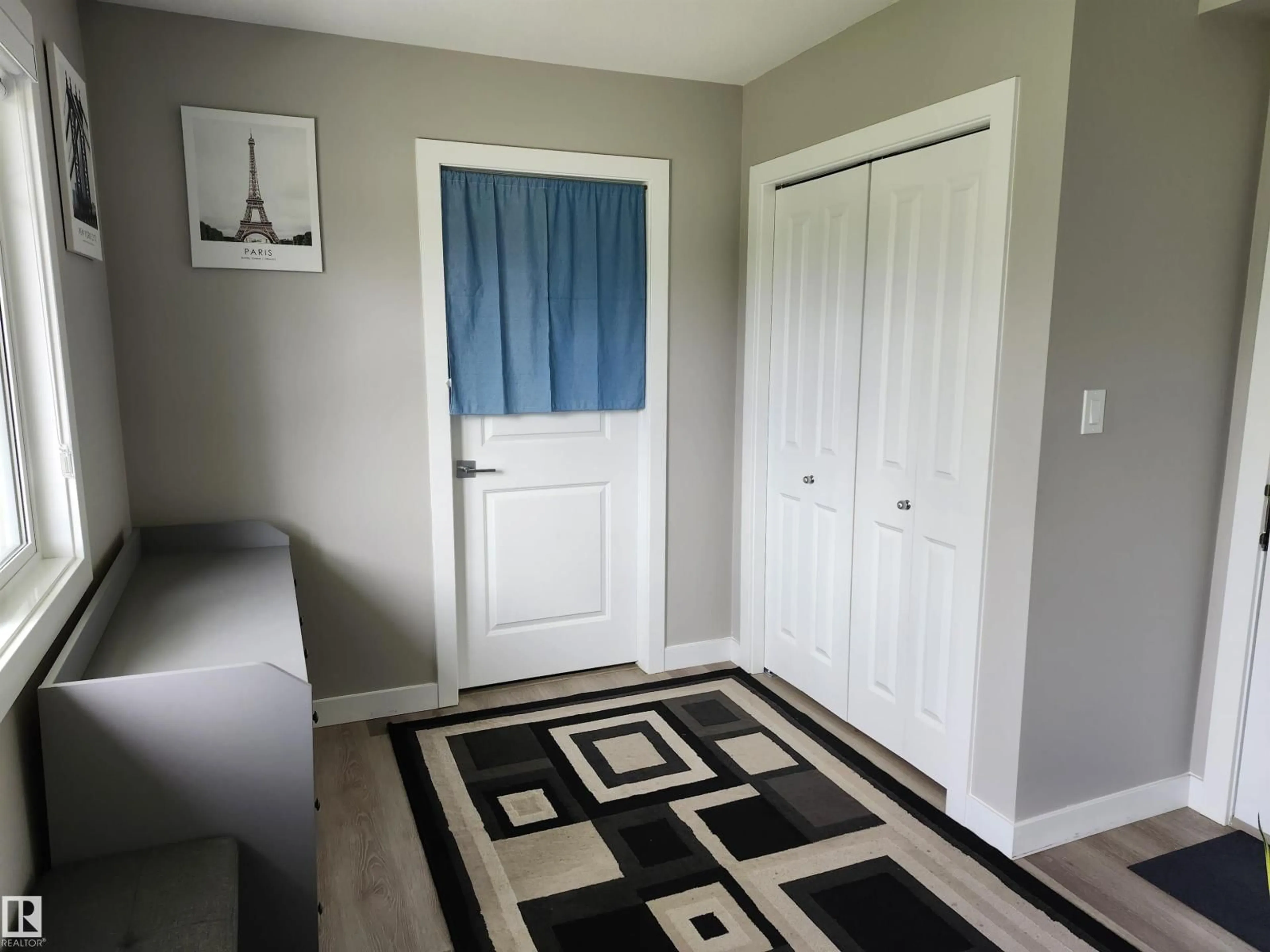 Indoor entryway for 12 13139 205 ST NW, Edmonton Alberta T5S0N1