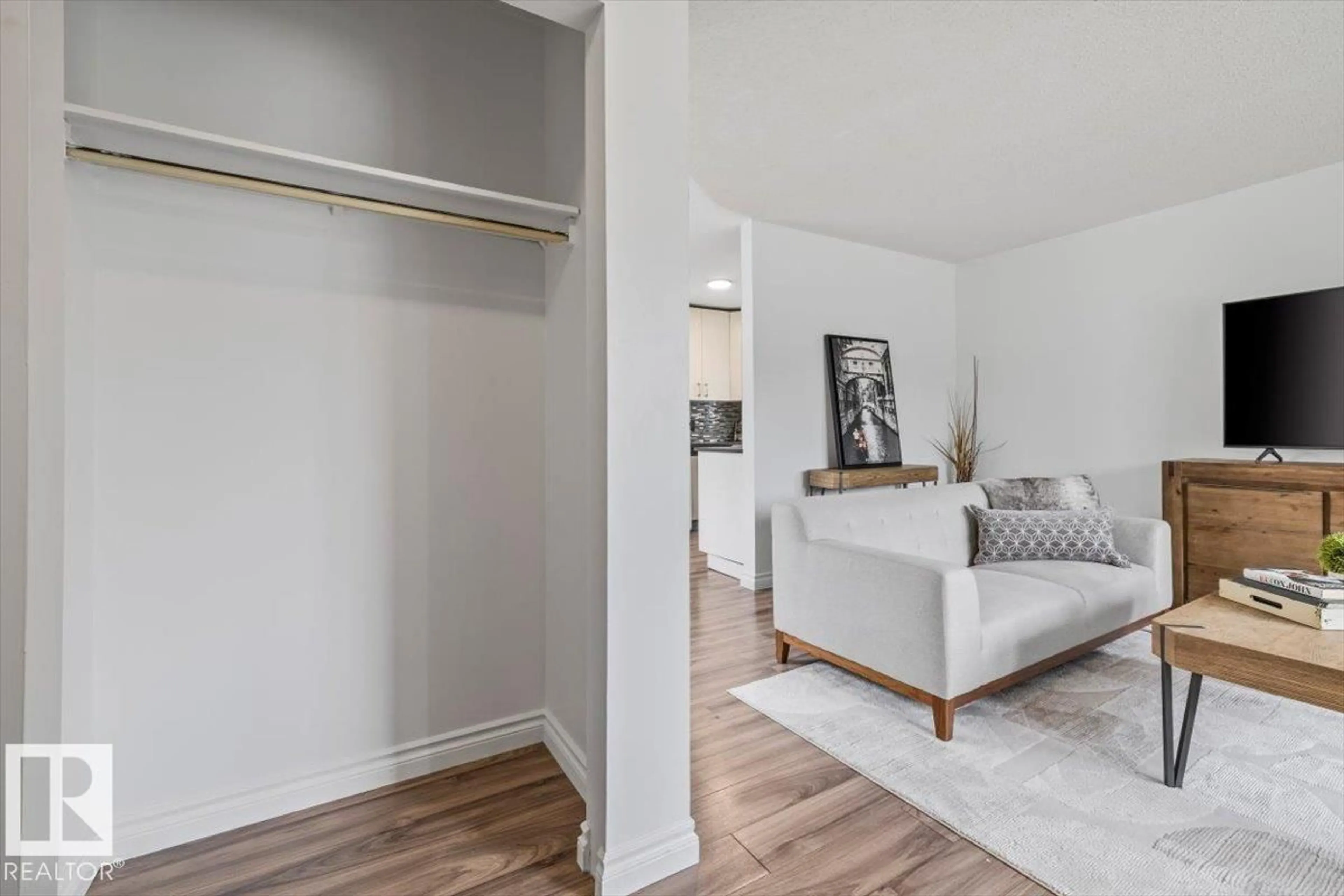 Unknown for 18703 57 AV, Edmonton Alberta T6M2A6