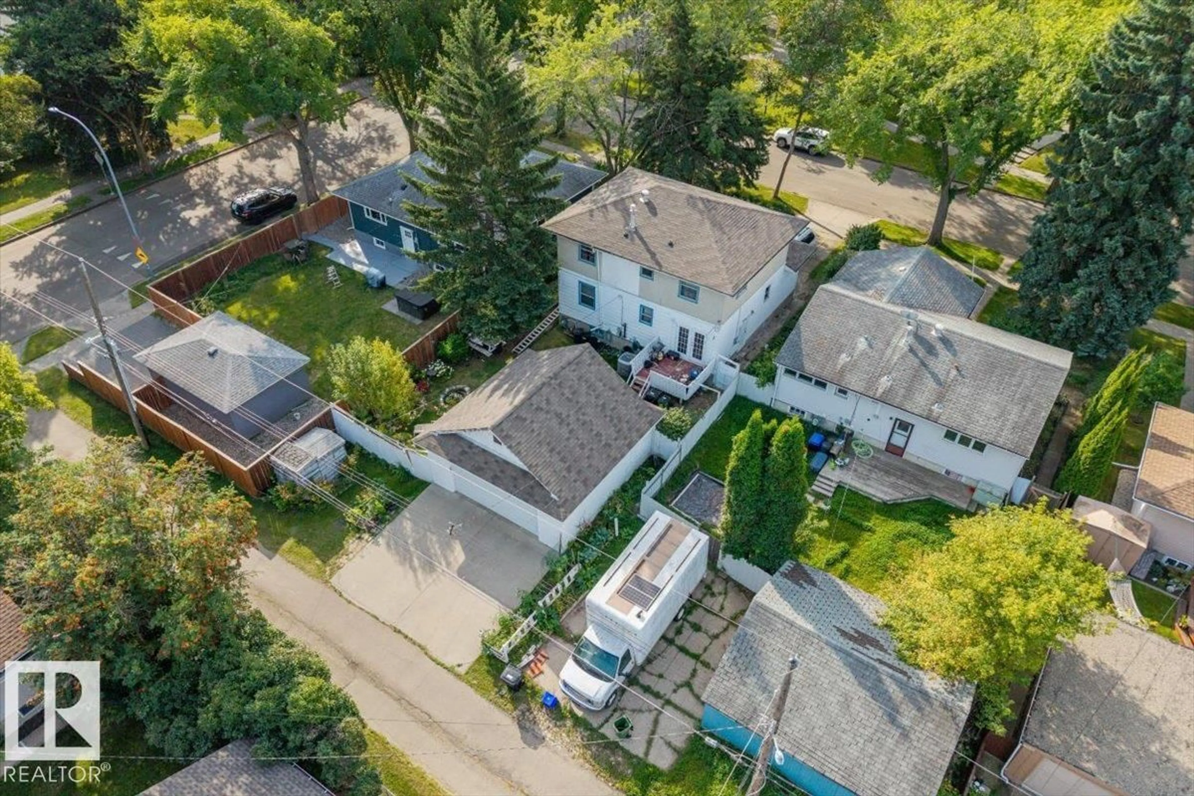 A pic from outside/outdoor area/front of a property/back of a property/a pic from drone, street for 14608 93 AV, Edmonton Alberta T5R5G6