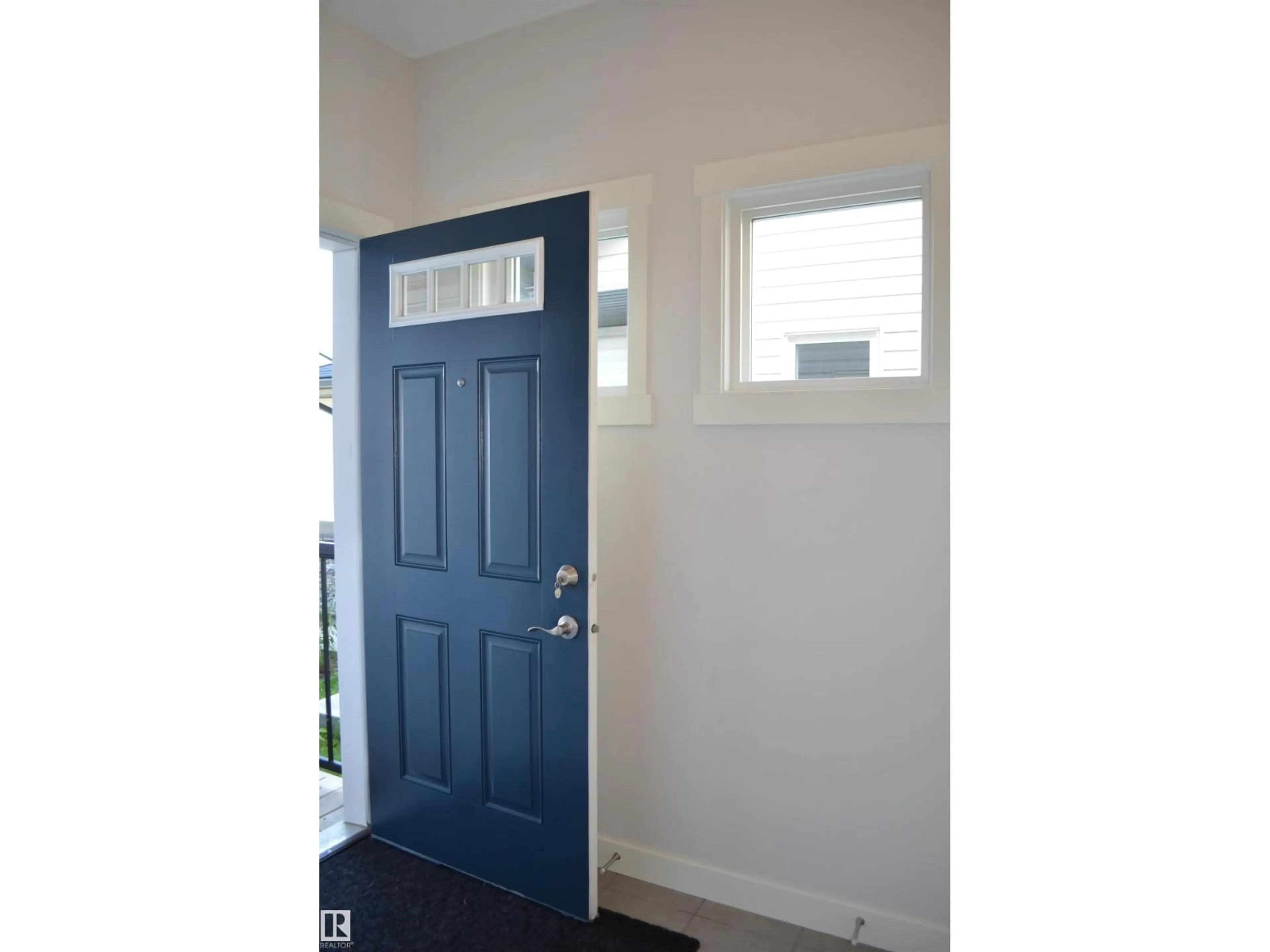 Indoor entryway for 20745 99A AV, Edmonton Alberta T5T7G4