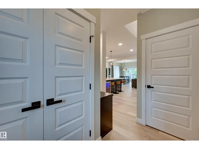 662 ASTORIA WY, Devon 2