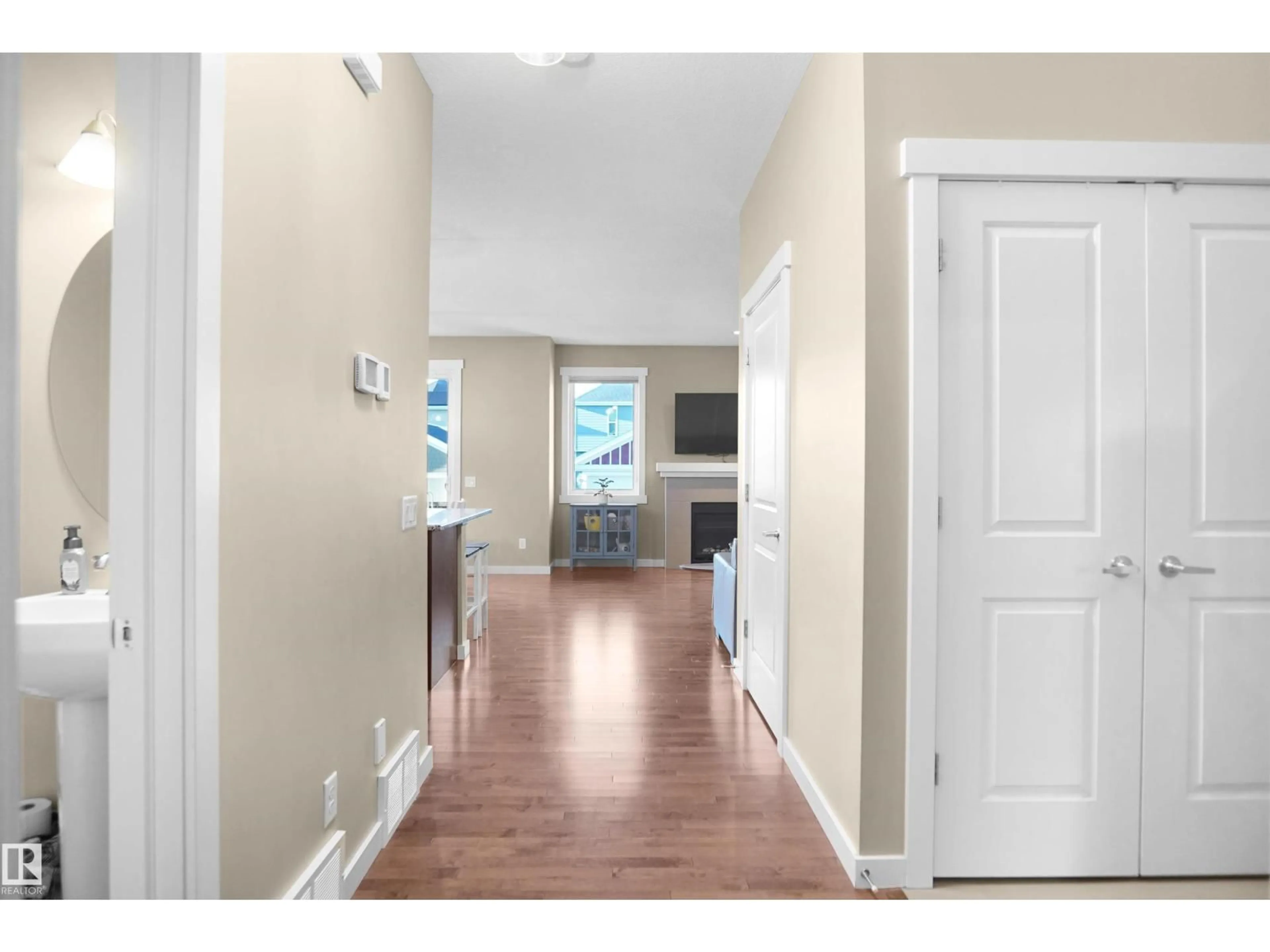 Indoor entryway for SW - 7812 18 AV, Edmonton Alberta T6X0V3