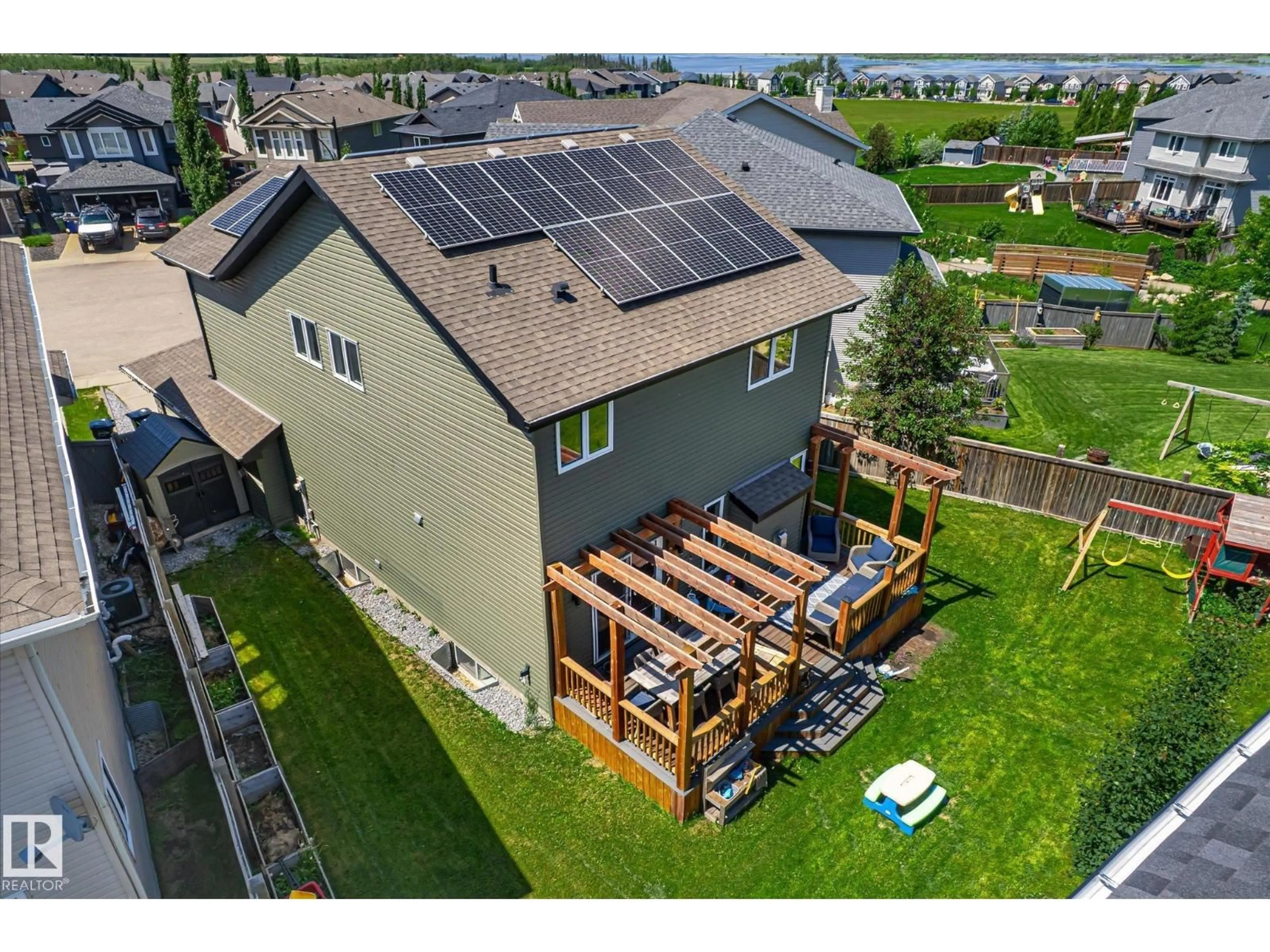 A pic from outside/outdoor area/front of a property/back of a property/a pic from drone, unknown for 913 GOSHAWK PT, Edmonton Alberta T5S0H6