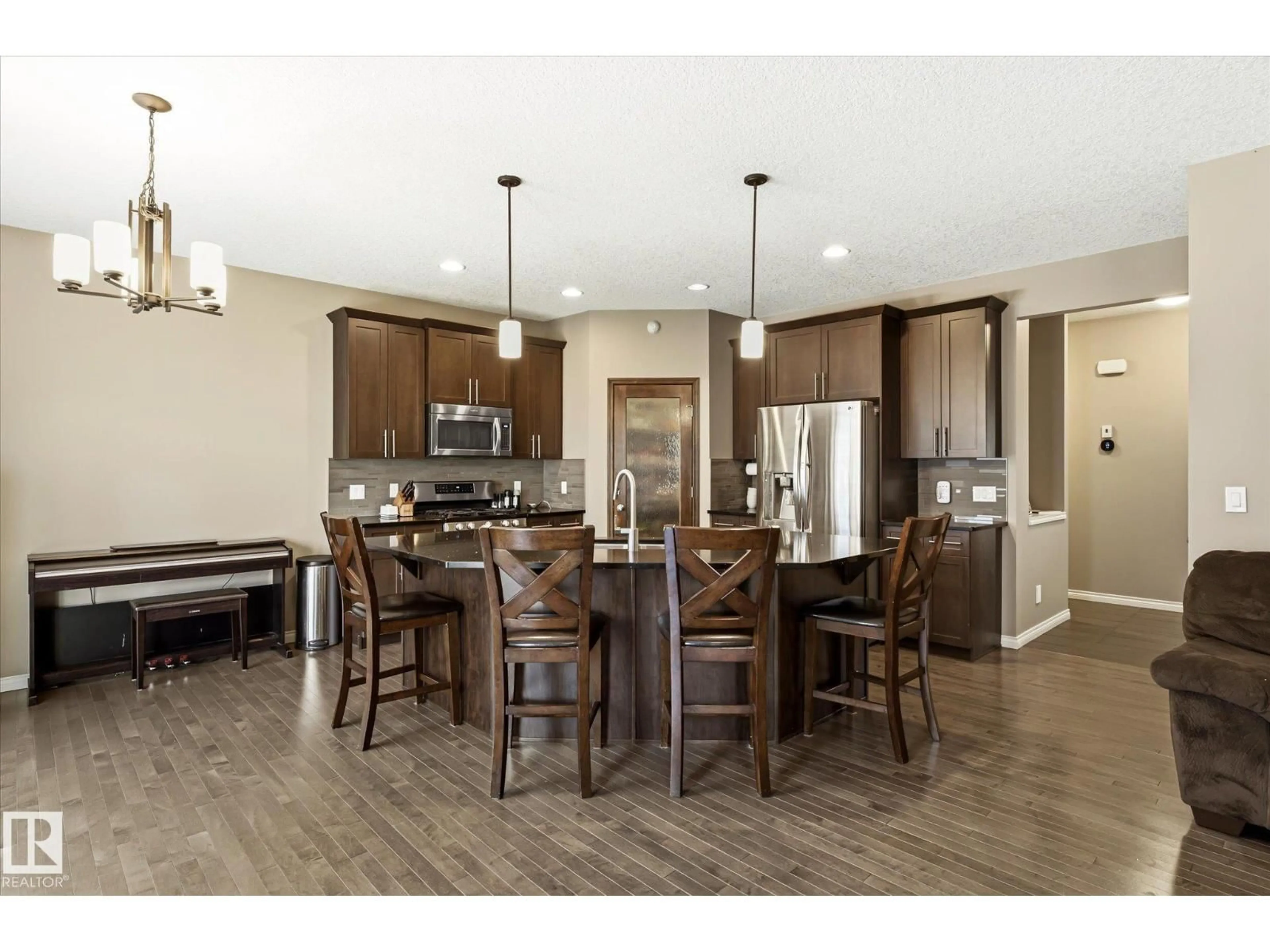 Open concept kitchen, unknown for 913 GOSHAWK PT, Edmonton Alberta T5S0H6