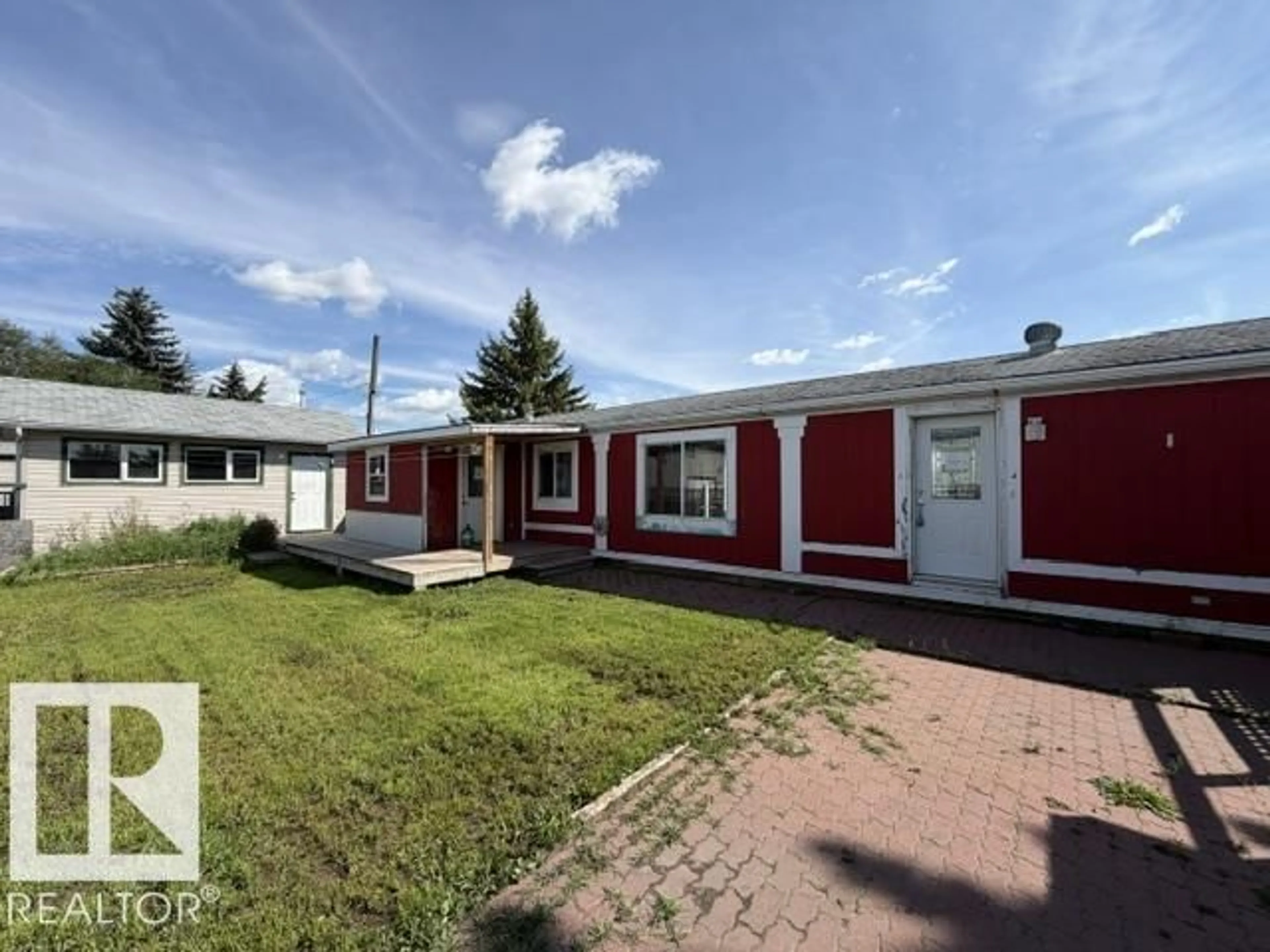Home with vinyl exterior material, street for 4801 50 ST, Radway Alberta T0A2V0