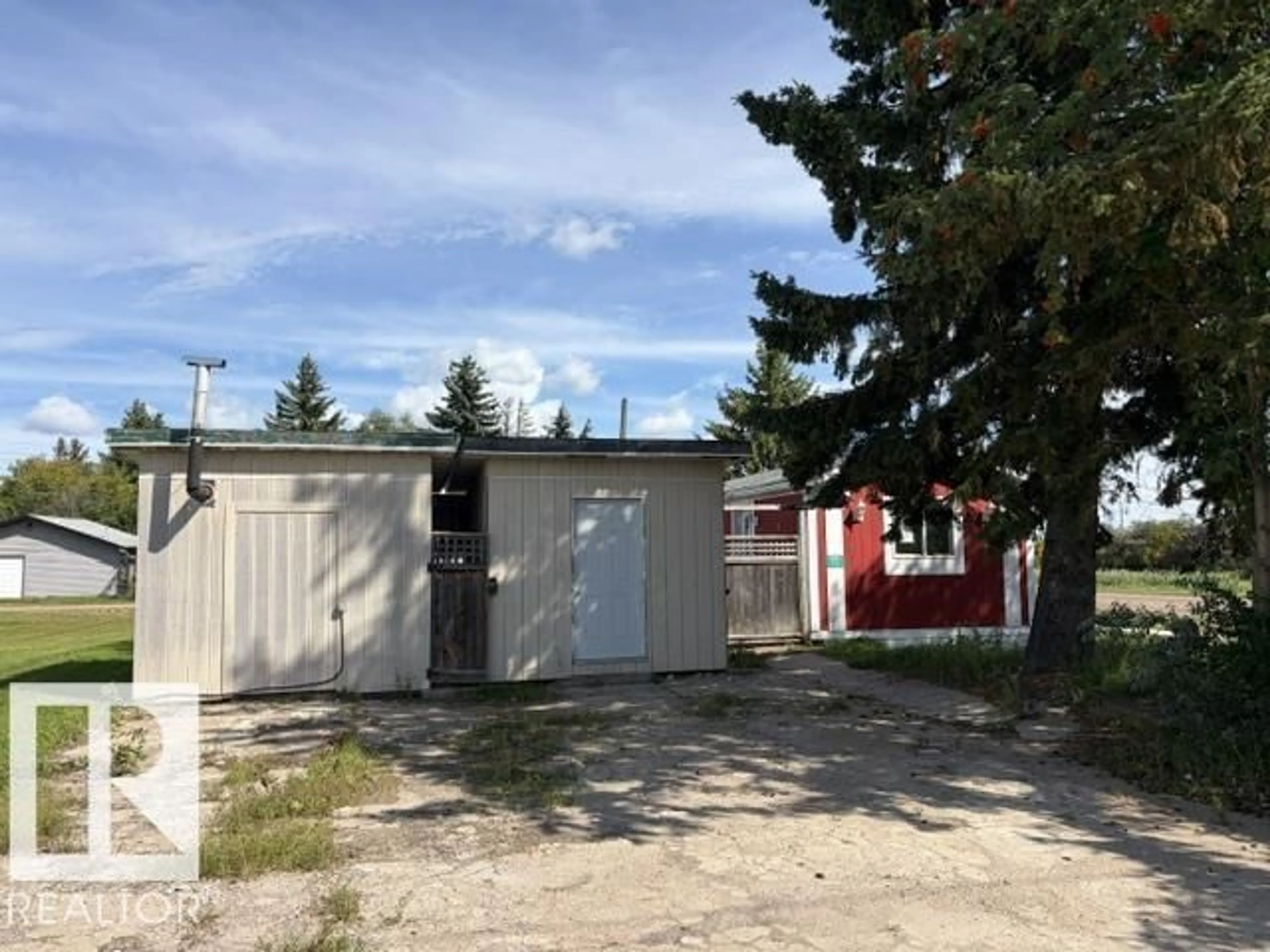Shed for 4801 50 ST, Radway Alberta T0A2V0