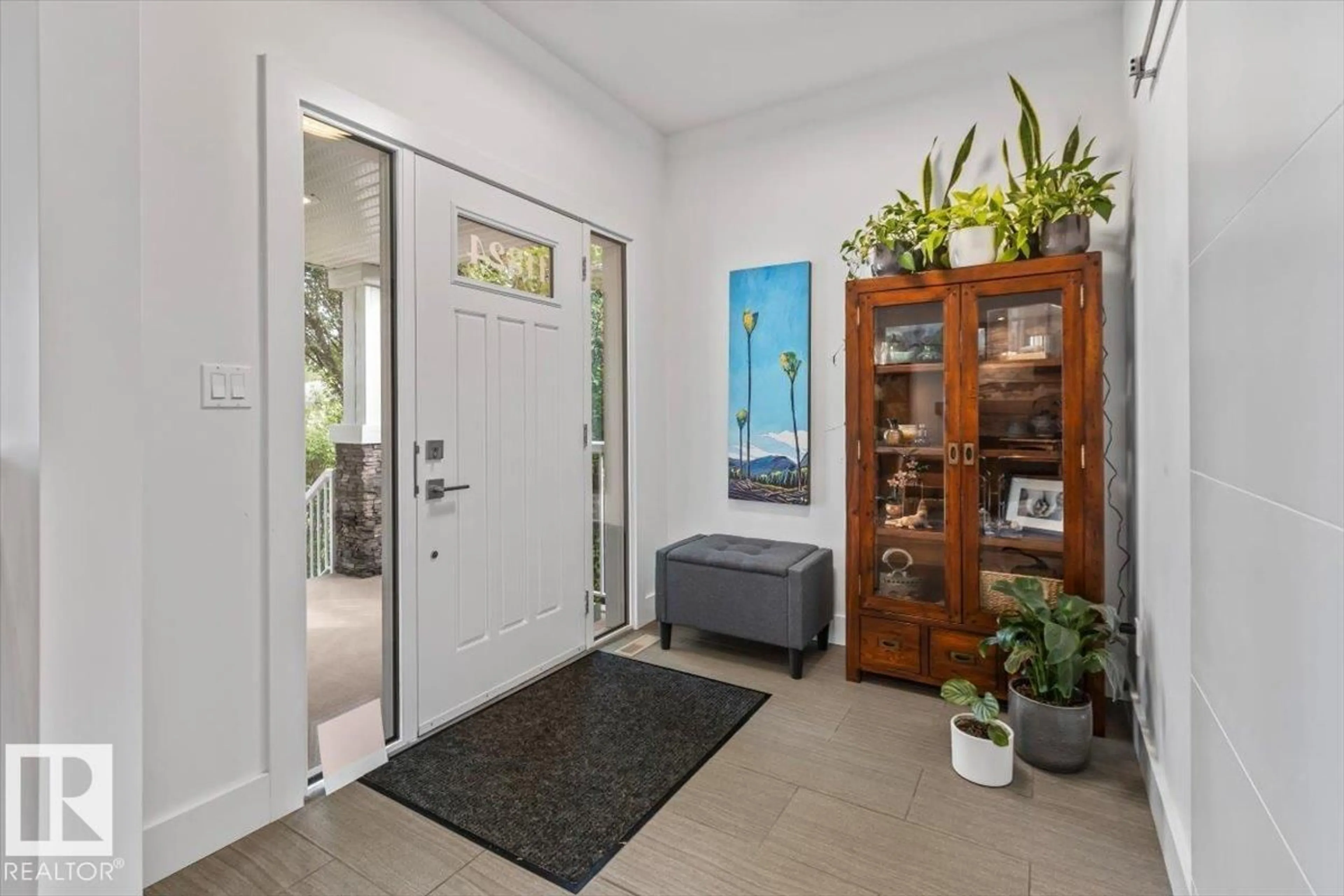 Indoor entryway for NW - 11324 87 ST, Edmonton Alberta T5B3L9