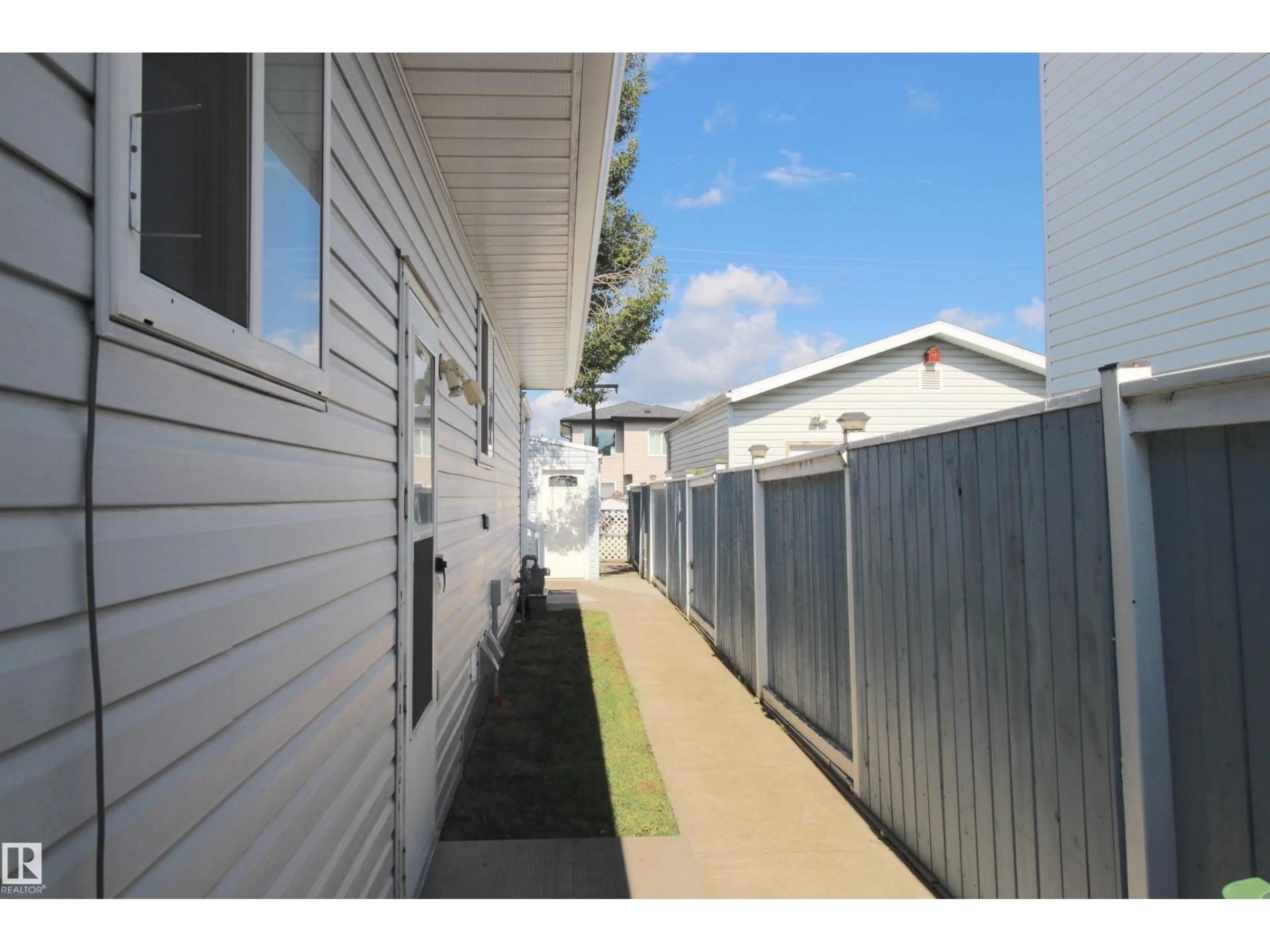 Unknown for 5132 52 AVE, Calmar Alberta T0C0V0