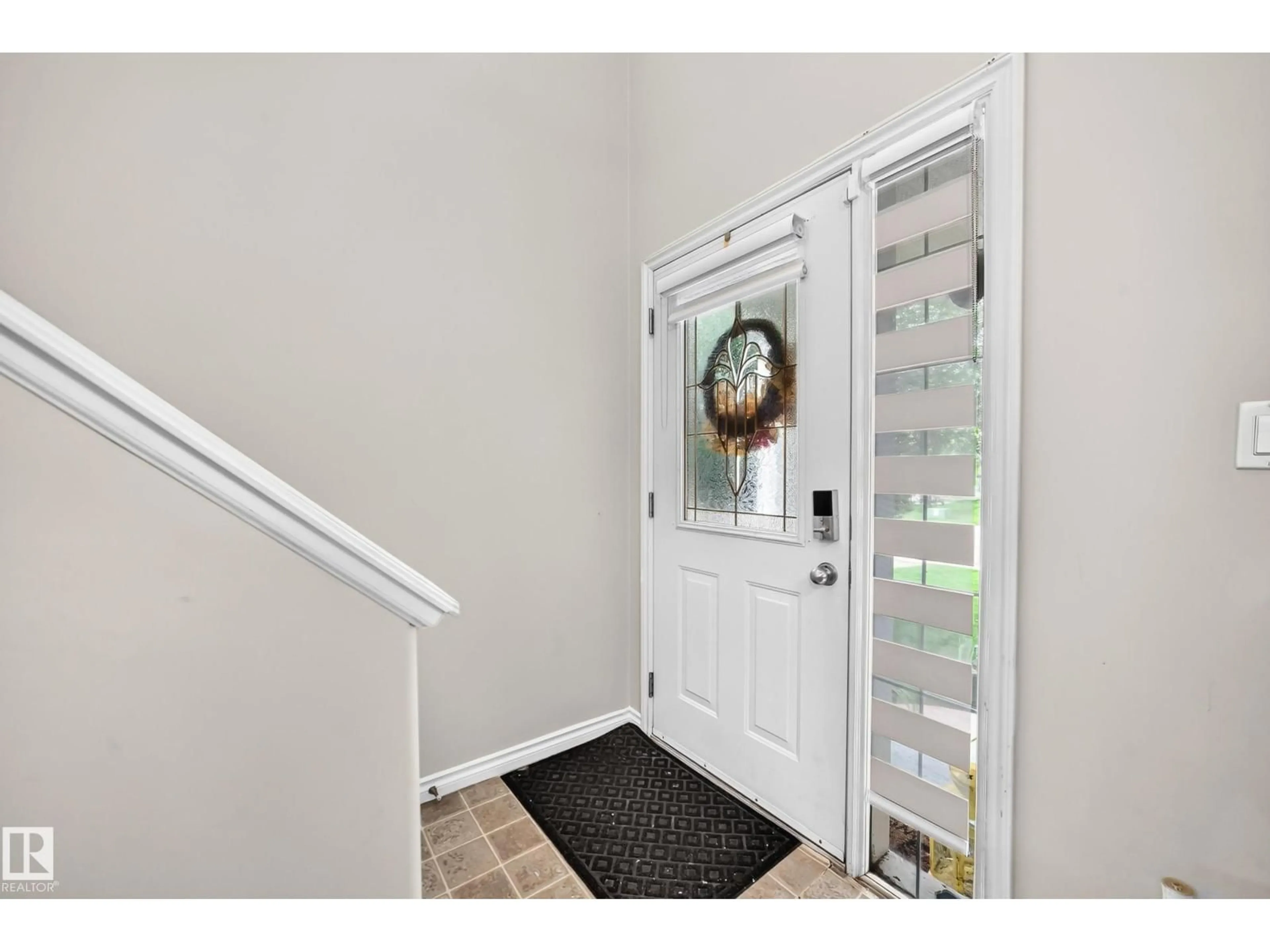 Indoor entryway for NW - 16119 95 ST, Edmonton Alberta T5Z3N2