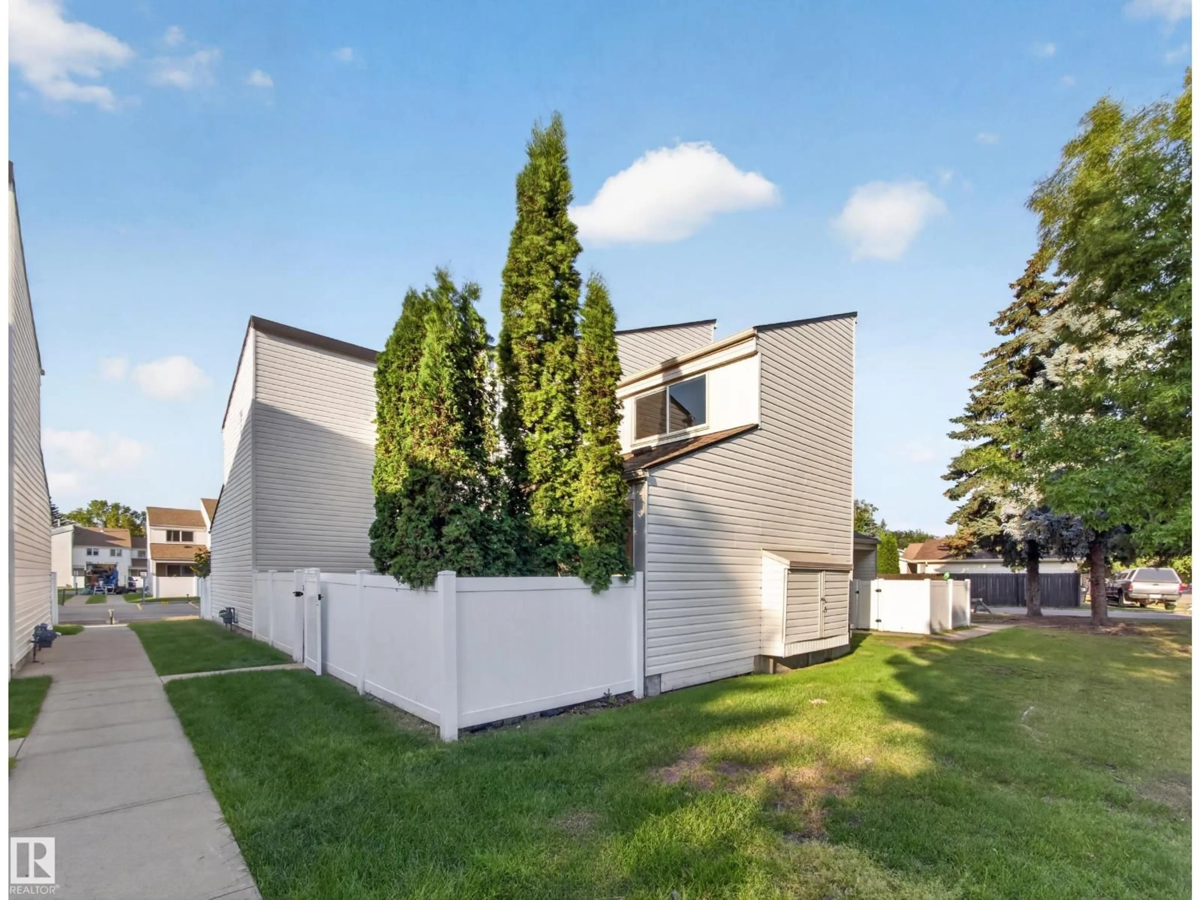 Unknown for 57 WOODVALE VG, Edmonton Alberta T6L1W4