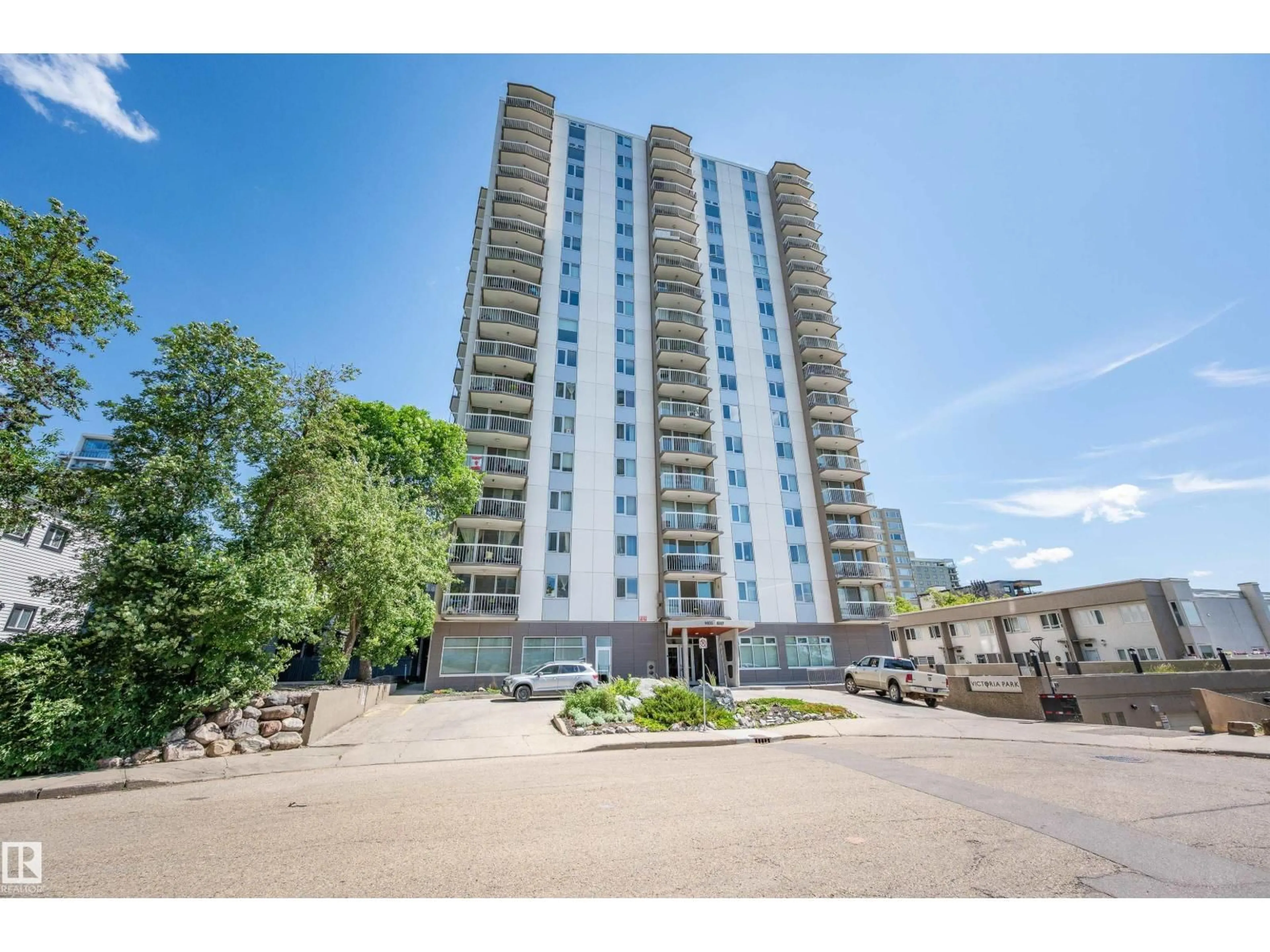A pic from outside/outdoor area/front of a property/back of a property/a pic from drone, building for 205 - 9835 113 ST, Edmonton Alberta T5K1N4