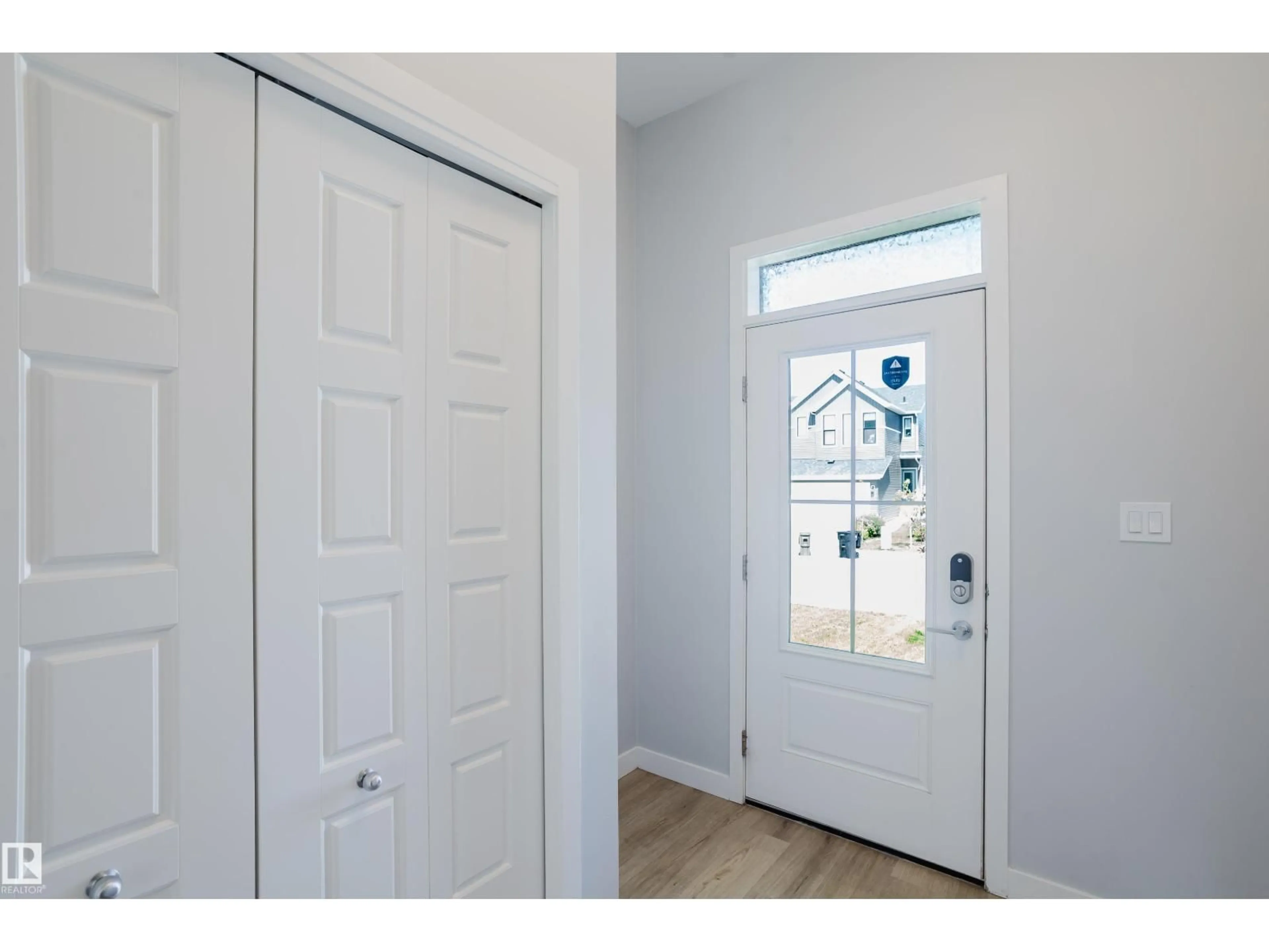 Indoor entryway for 3883 CHRUSTAWKA PL, Edmonton Alberta T6W5B2