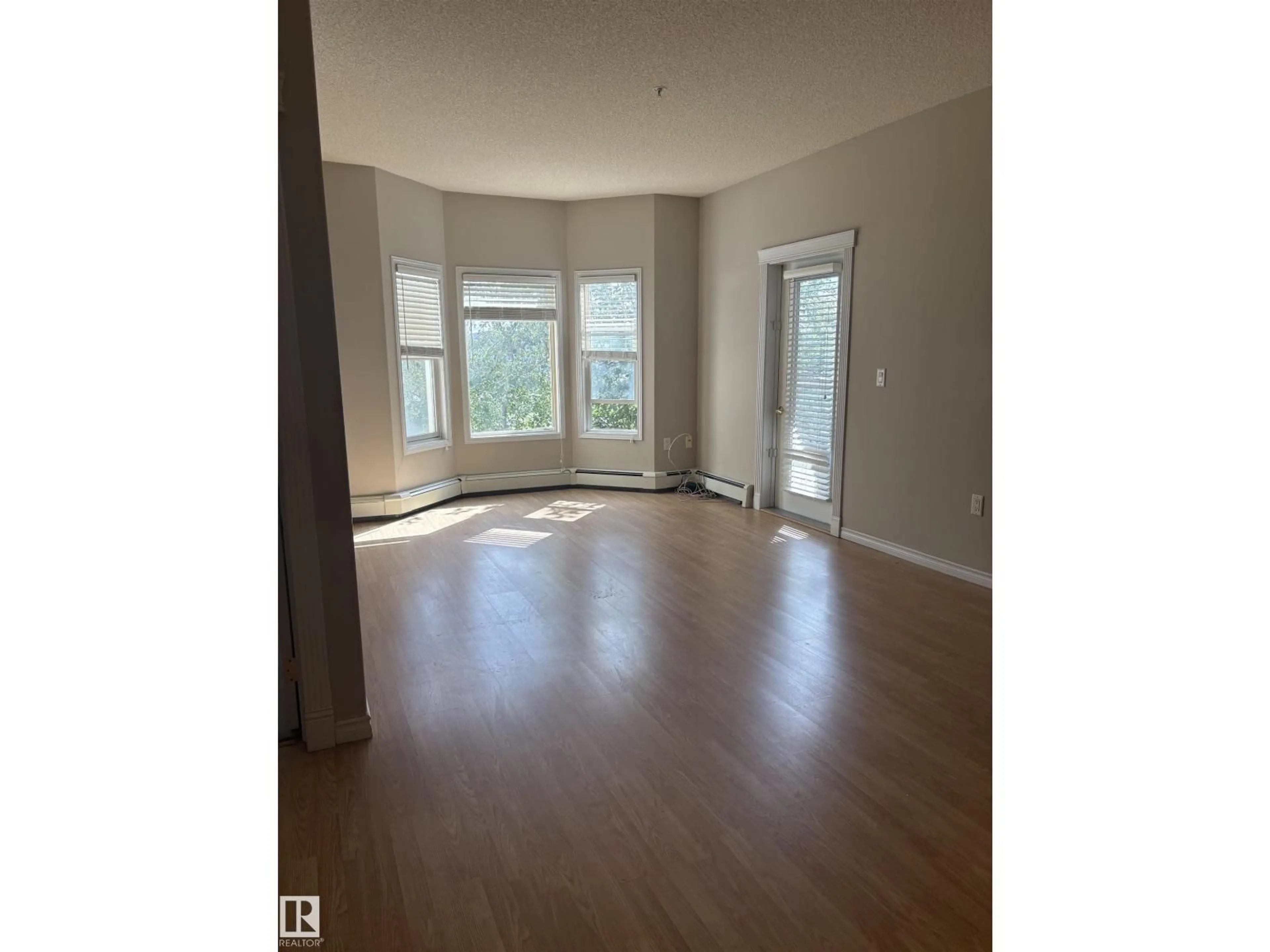 A pic of a room for #212 - 14259 50 ST, Edmonton Alberta T5G1R2