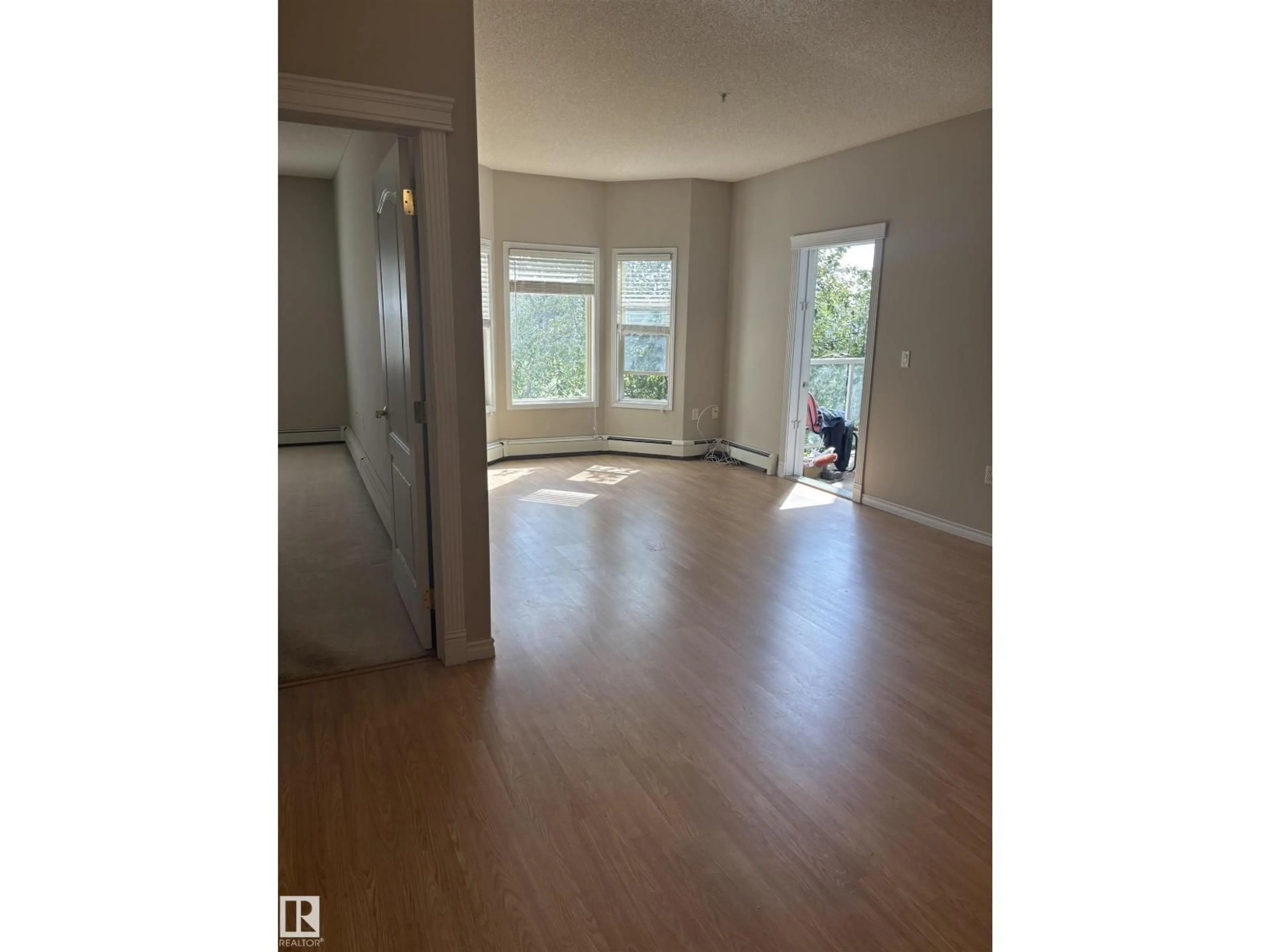 A pic of a room for #212 - 14259 50 ST, Edmonton Alberta T5G1R2
