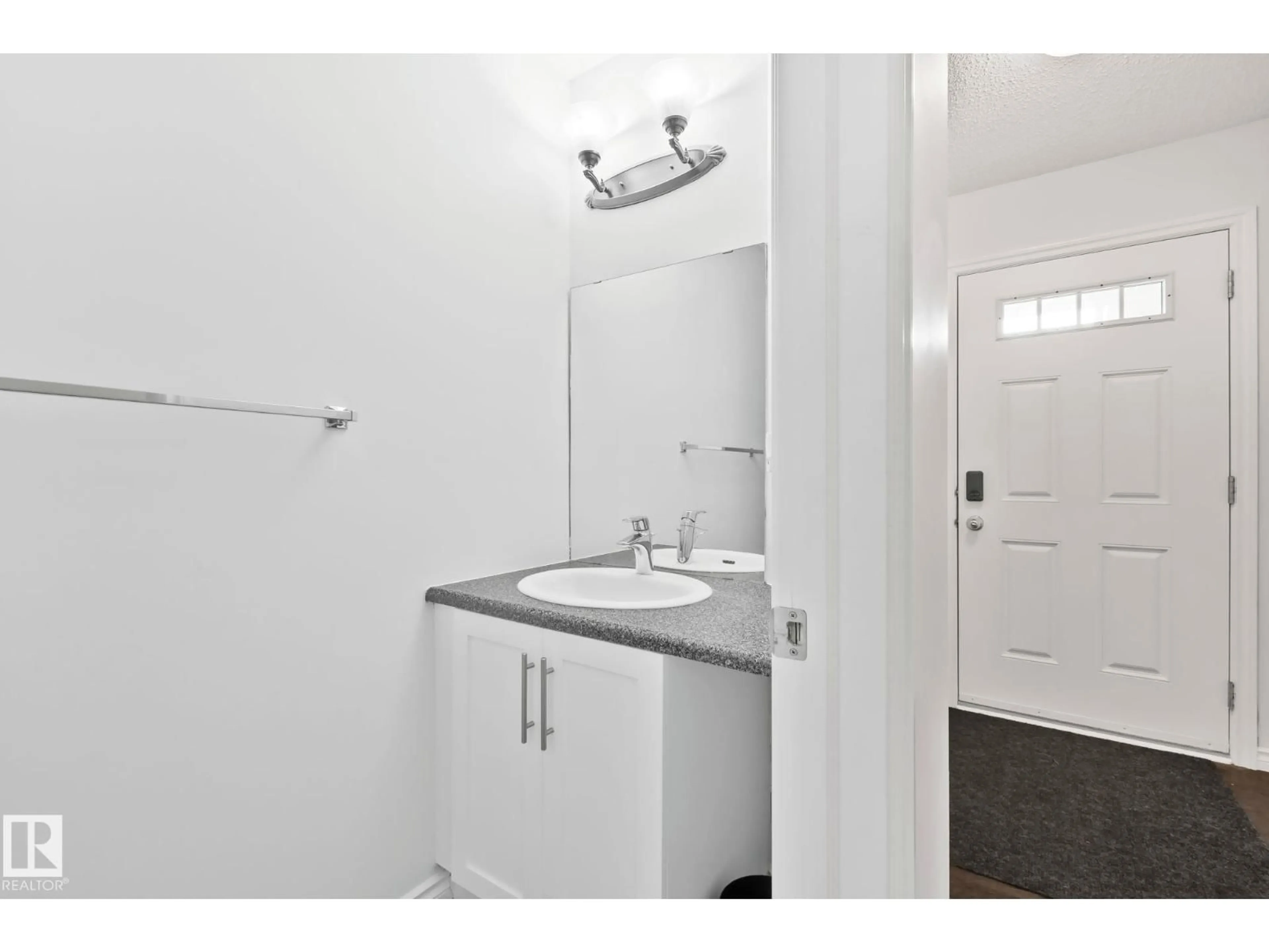 Standard bathroom, unknown for 9523 SIMPSON CT, Edmonton Alberta T6R0T8